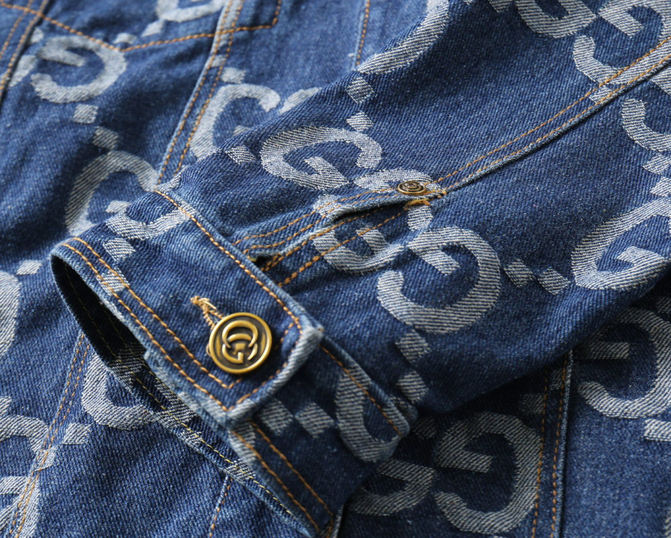 Coats & Jackets