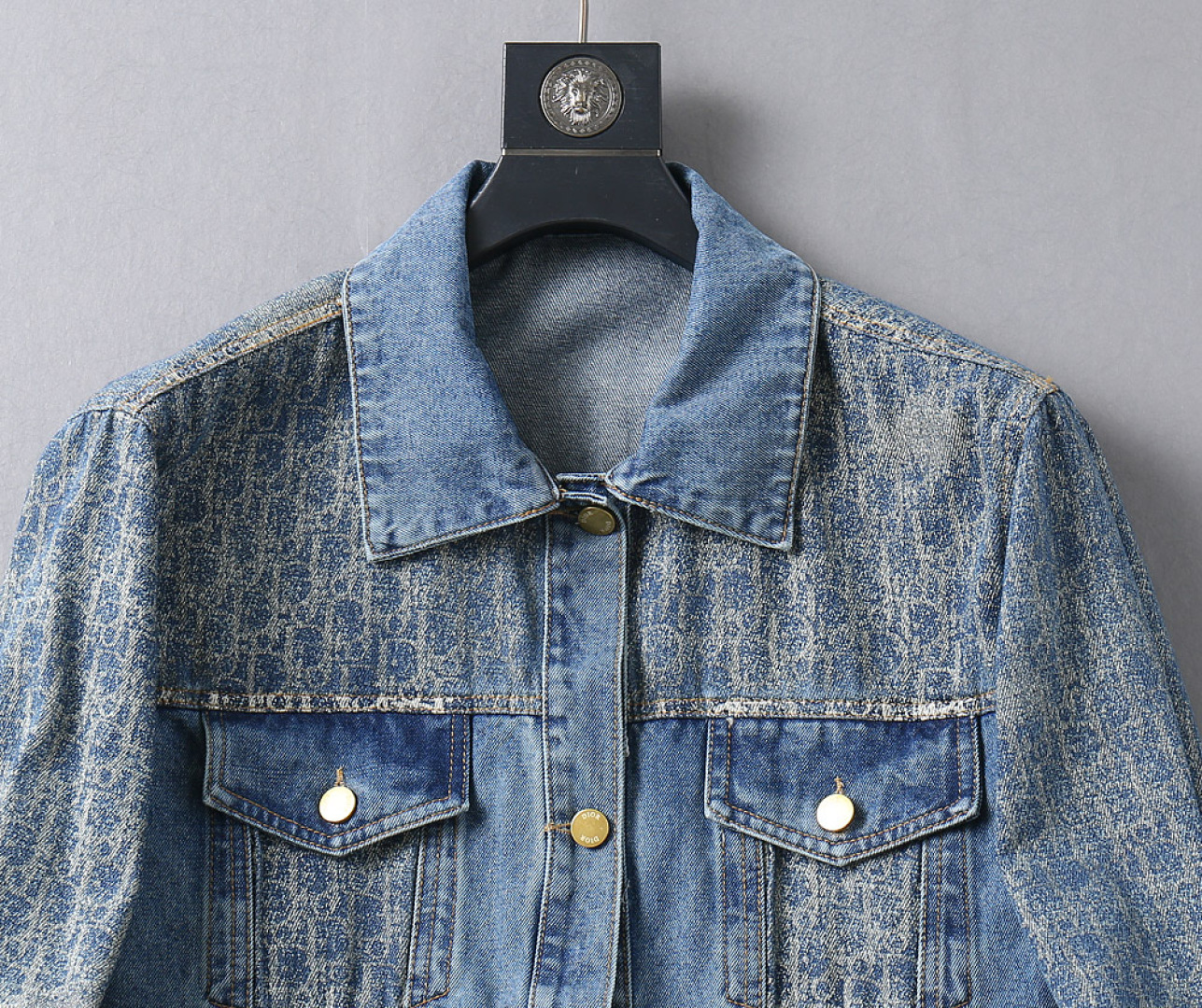 Coats & Jackets
