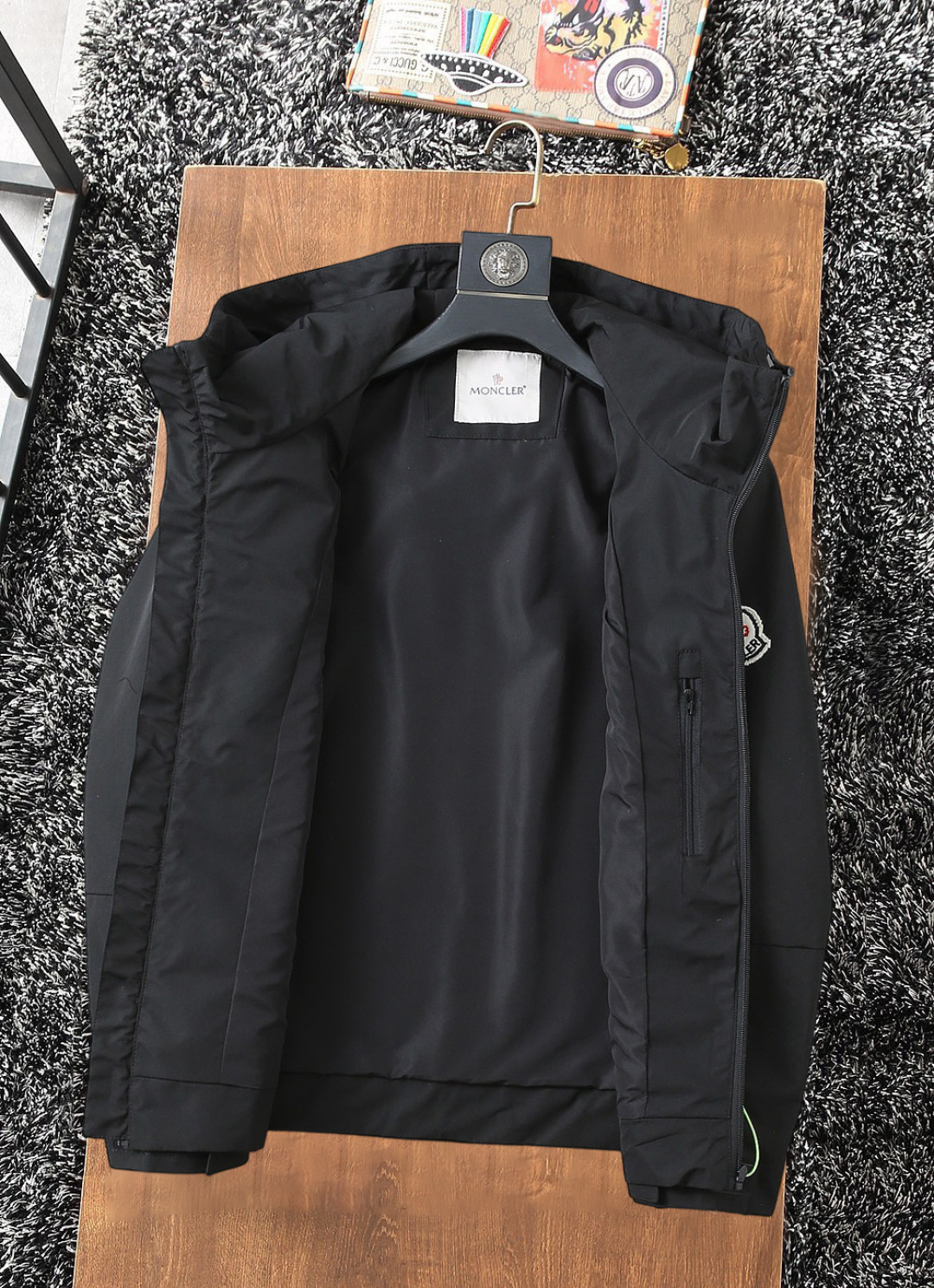 Hoodies & Sweatshirts