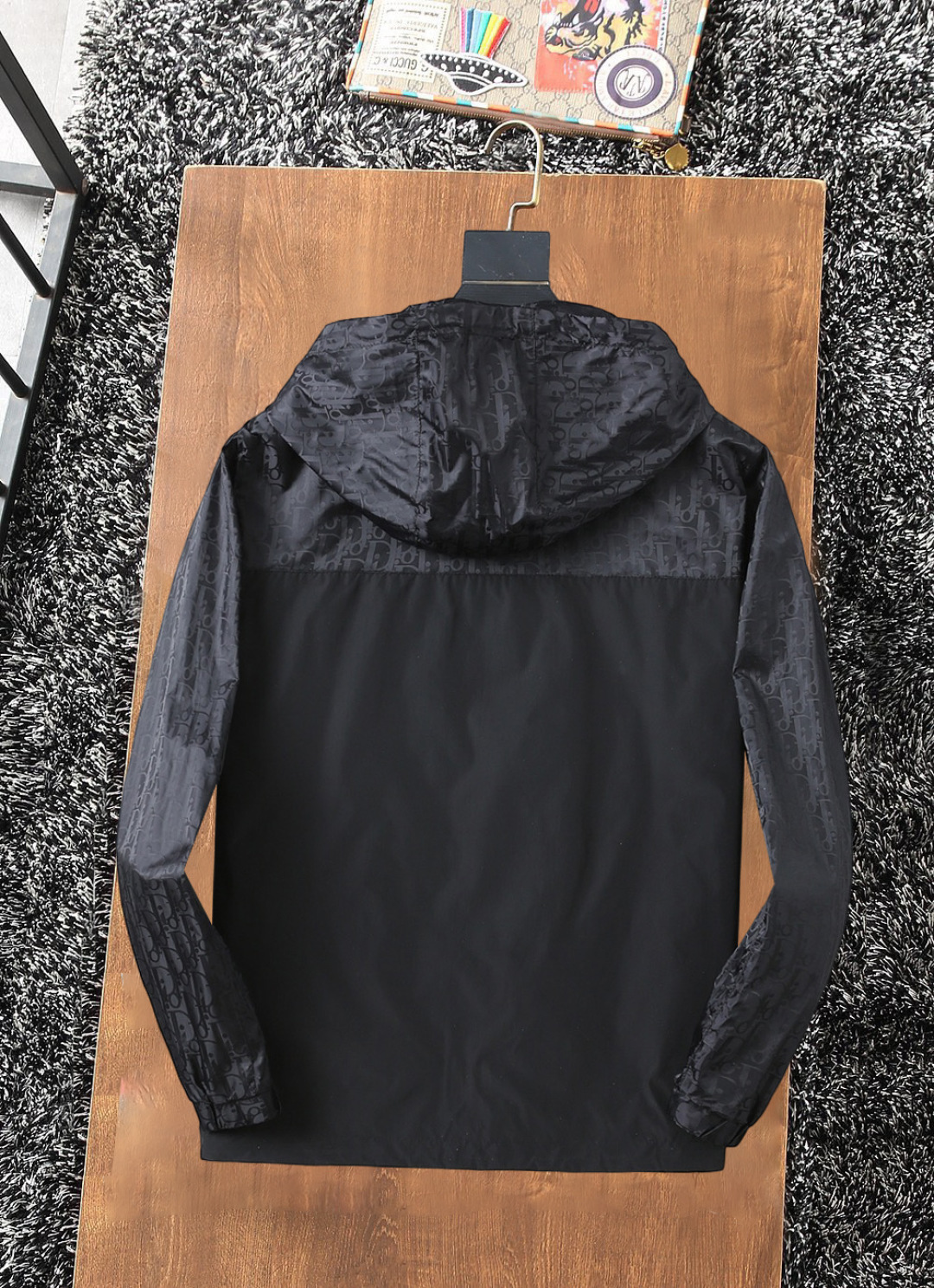 Hoodies & Sweatshirts