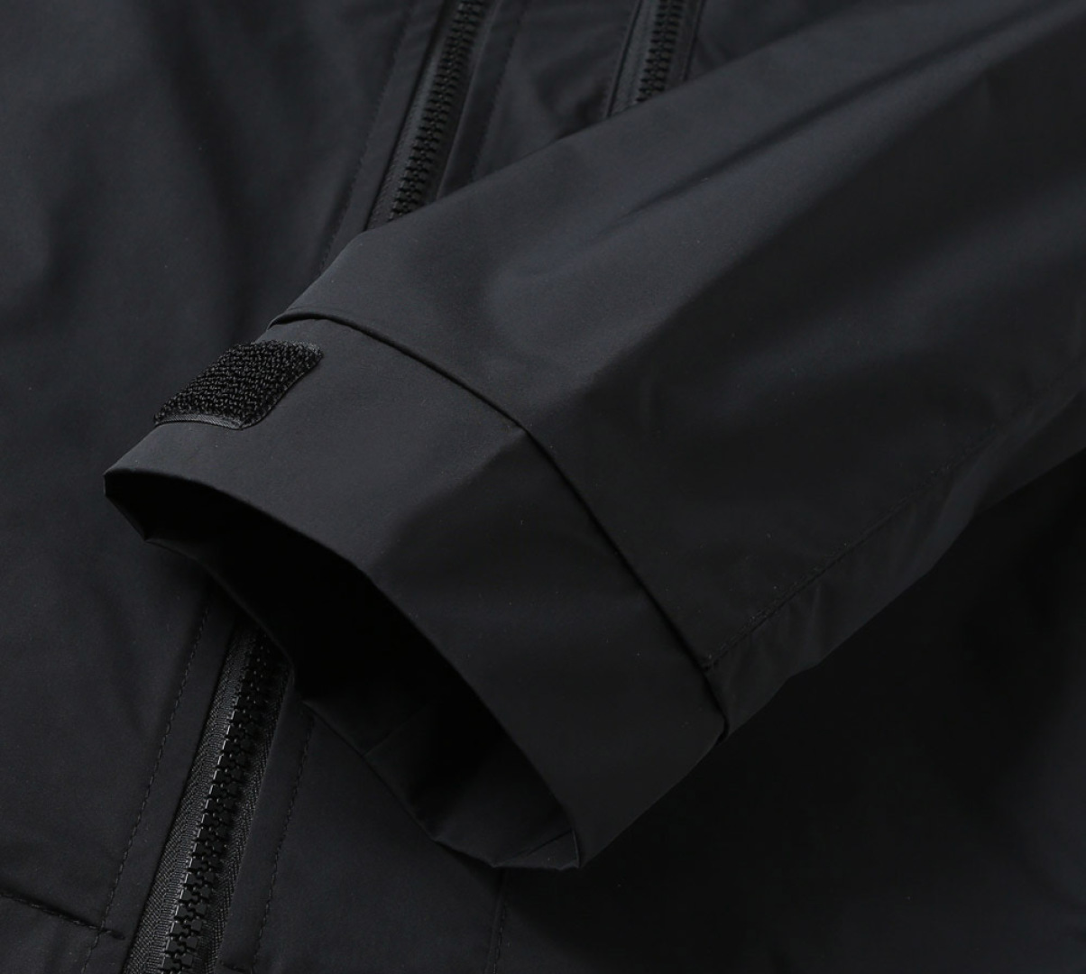 Hoodies & Sweatshirts