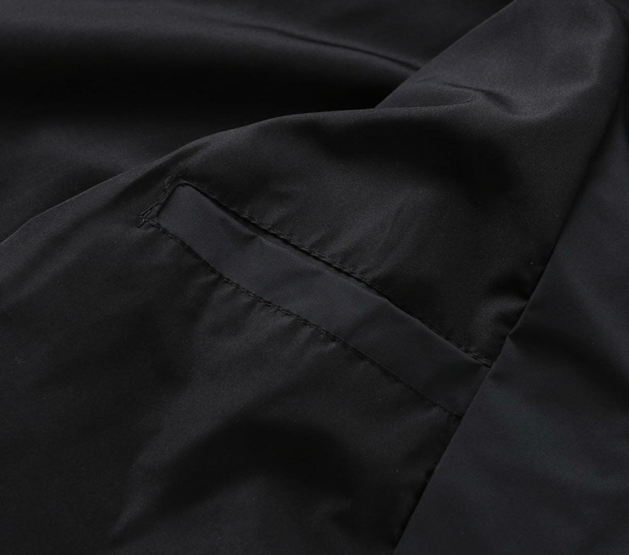 Hoodies & Sweatshirts