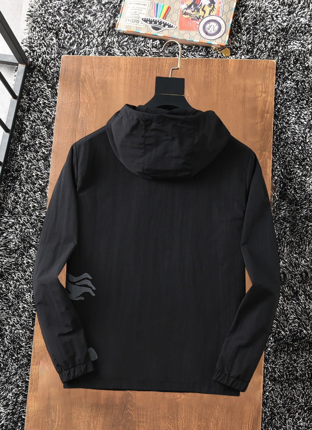 Hoodies & Sweatshirts