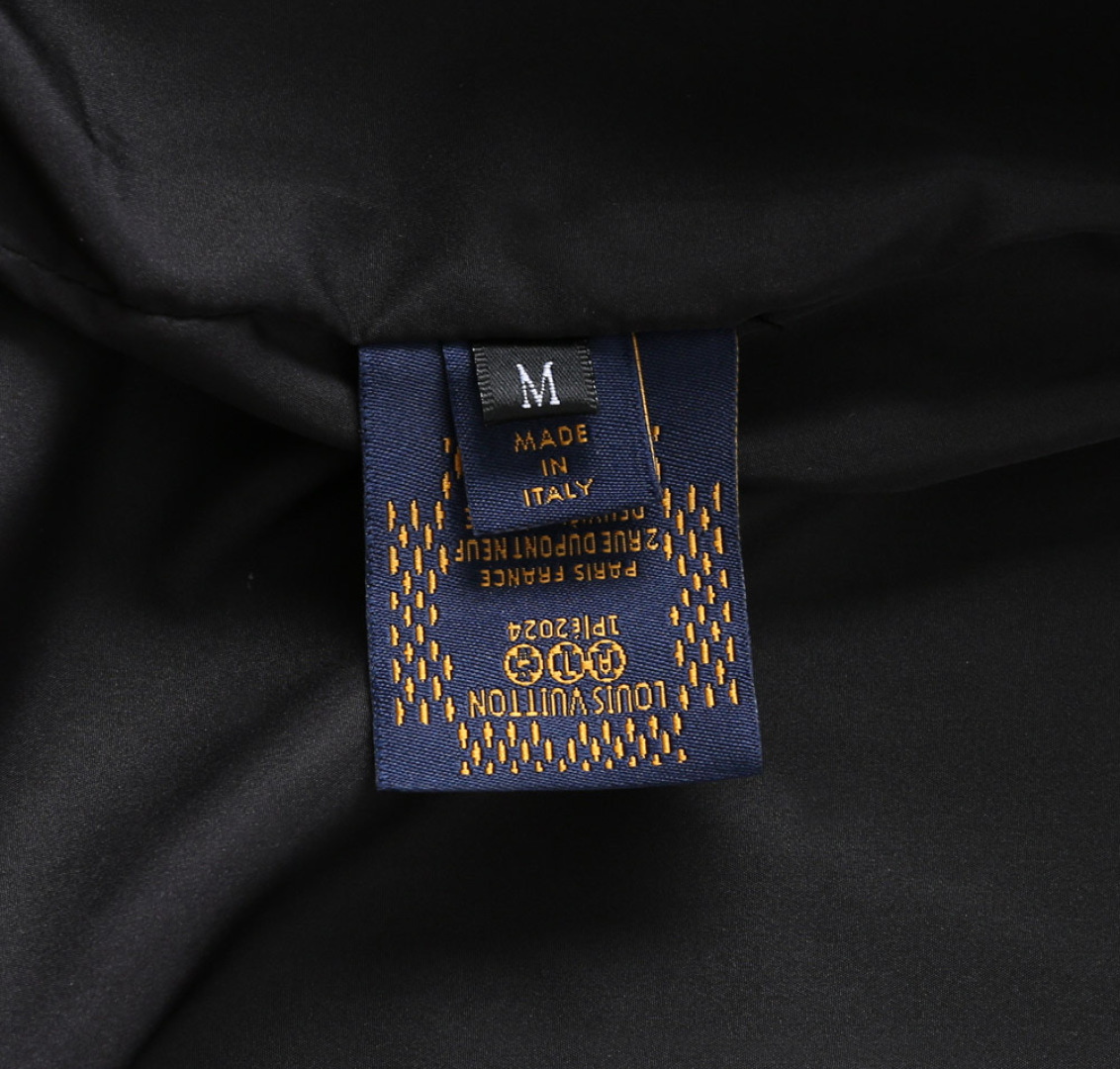 Hoodies & Sweatshirts