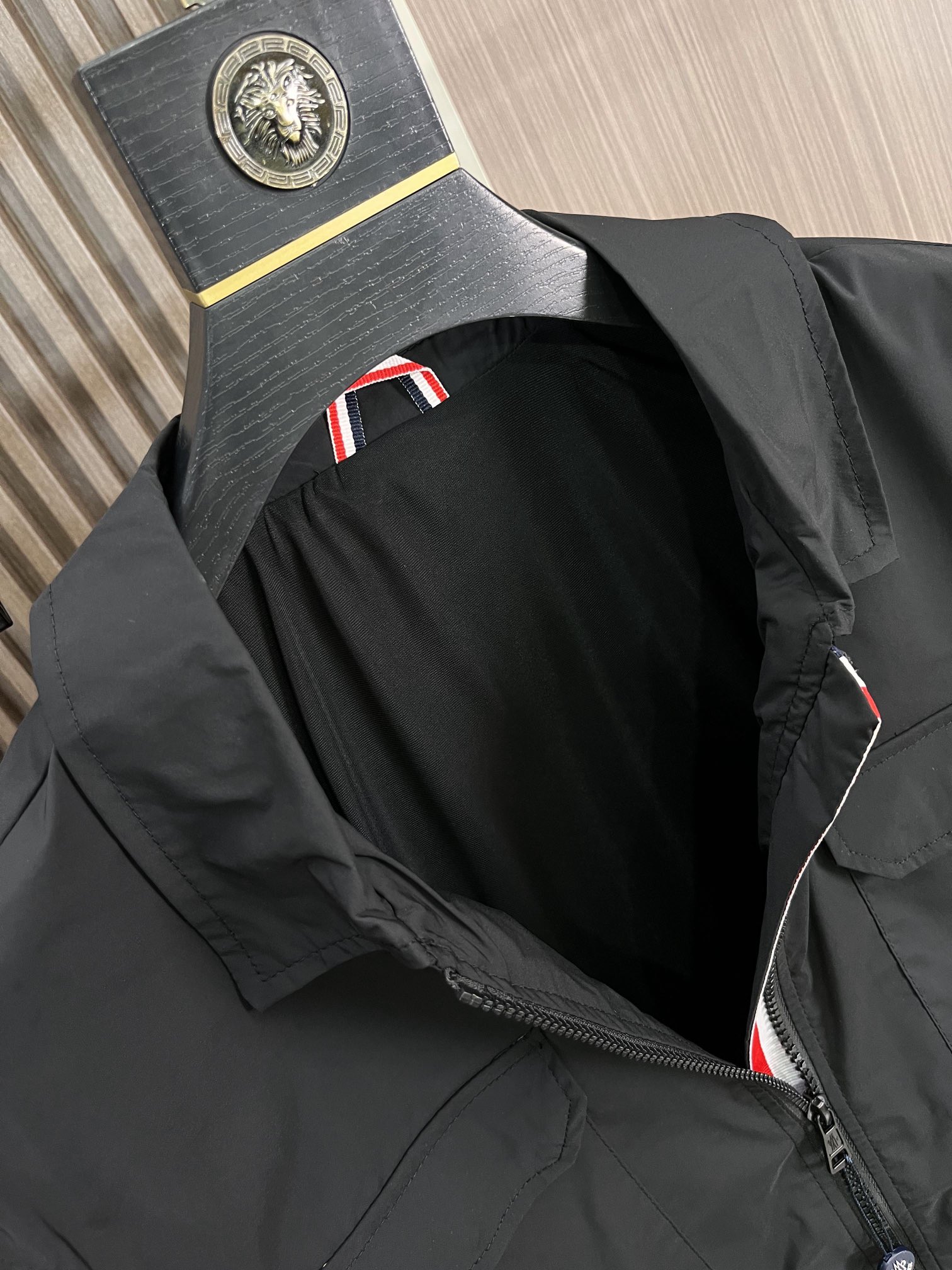 Hoodies & Sweatshirts