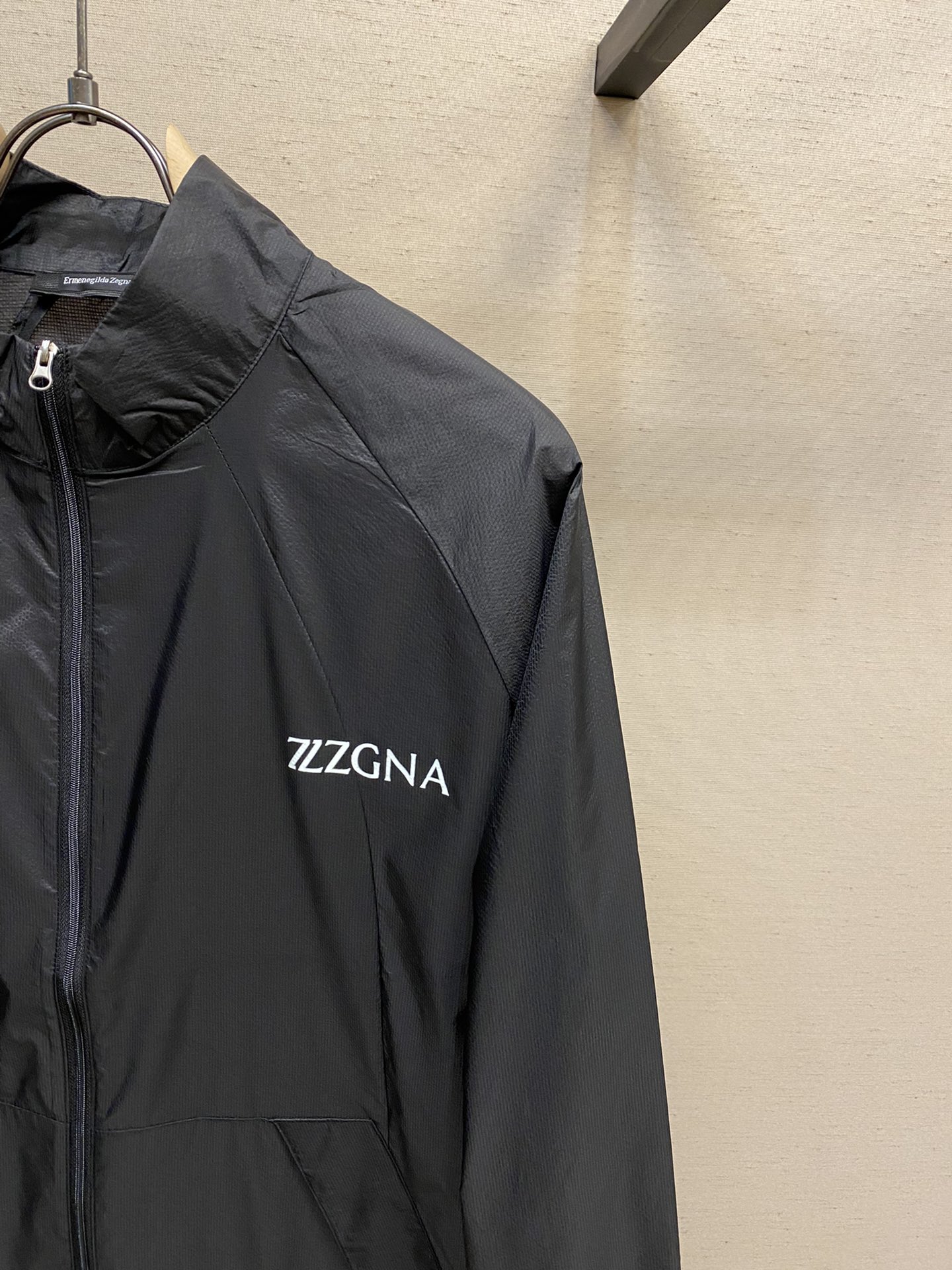 Hoodies & Sweatshirts