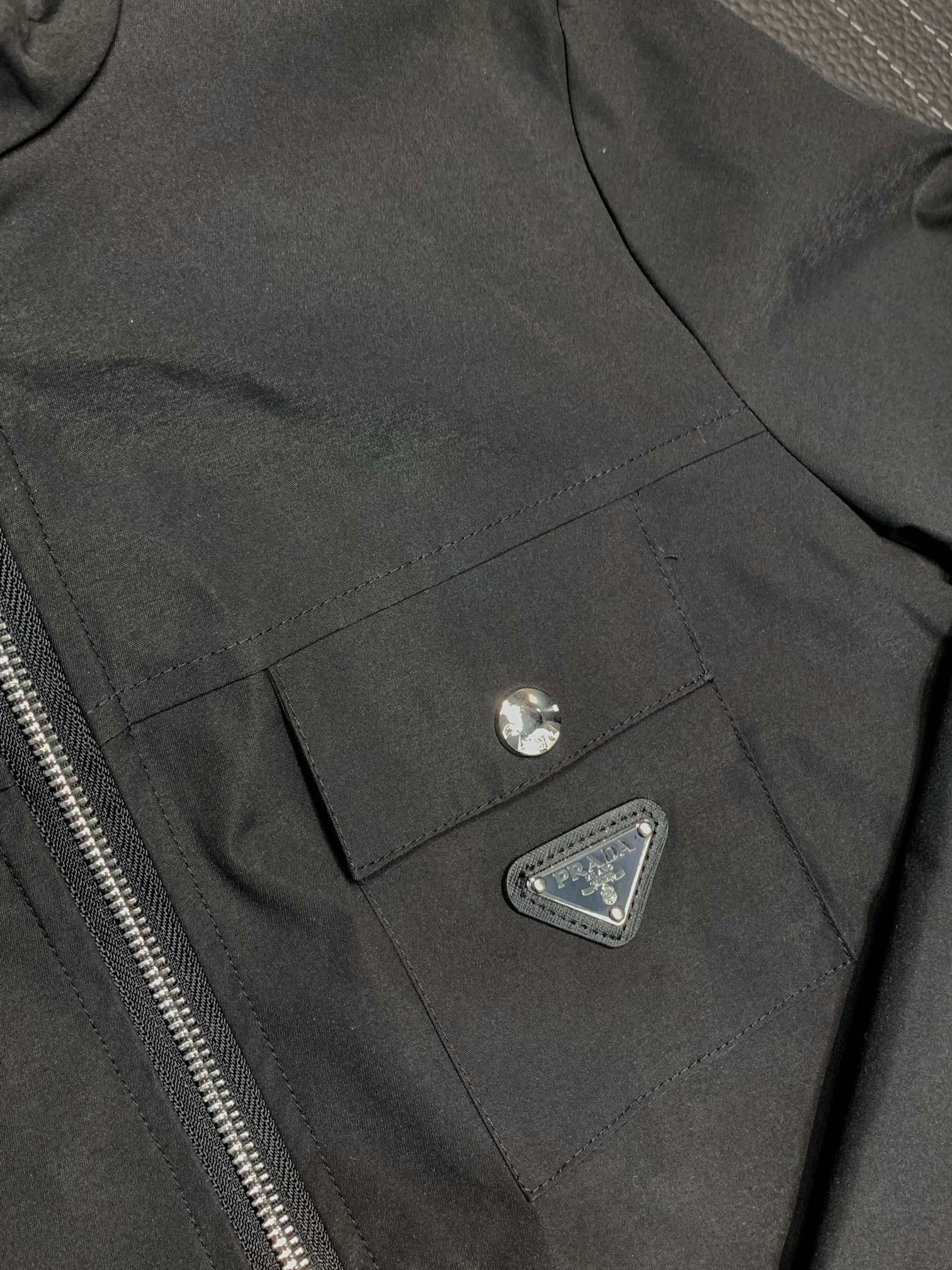 Hoodies & Sweatshirts