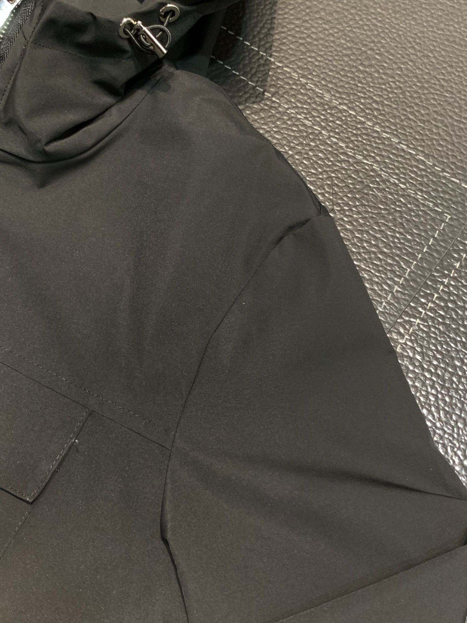 Hoodies & Sweatshirts