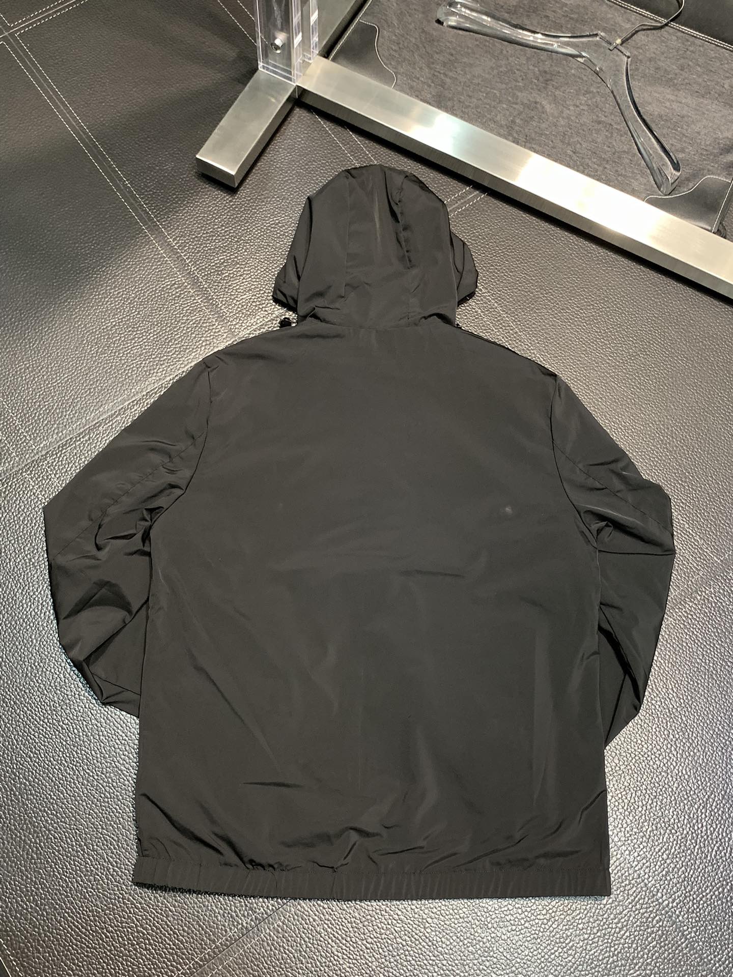 Hoodies & Sweatshirts