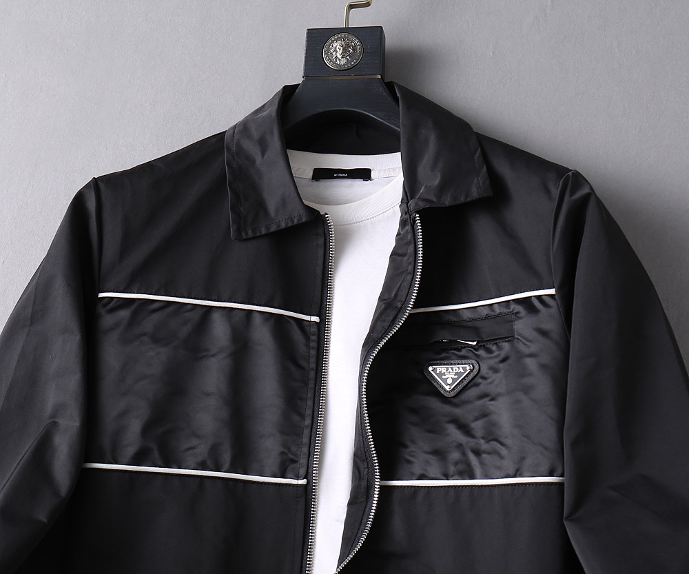 Hoodies & Sweatshirts