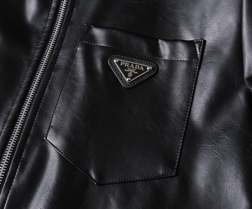 Hoodies & Sweatshirts