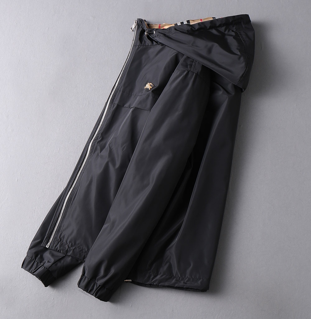 Hoodies & Sweatshirts