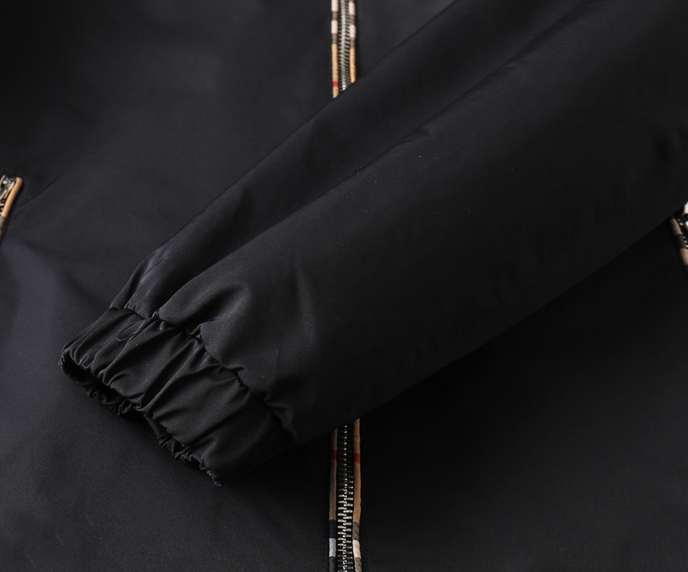 Hoodies & Sweatshirts