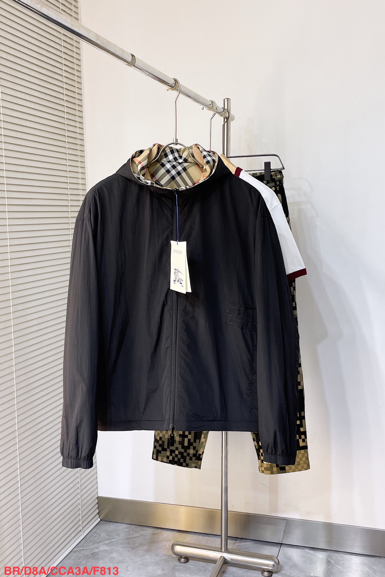 Hoodies & Sweatshirts