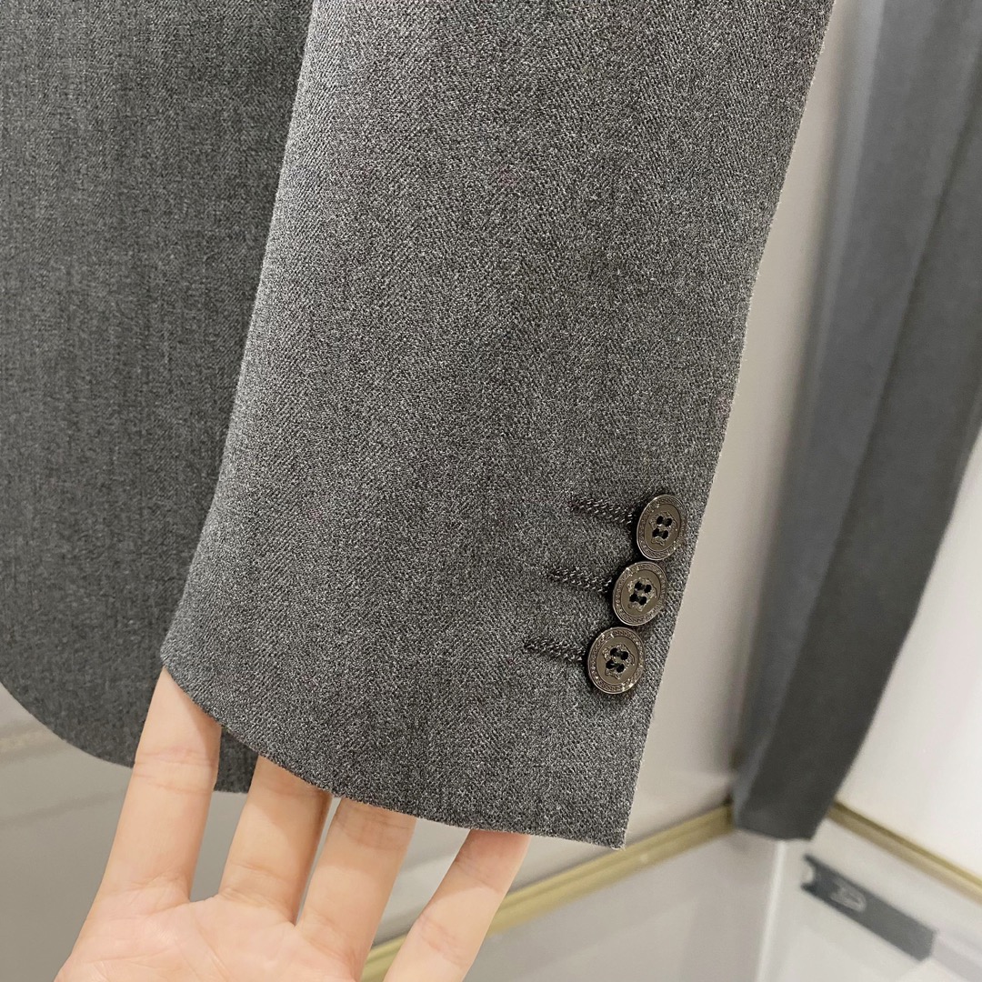 Suit