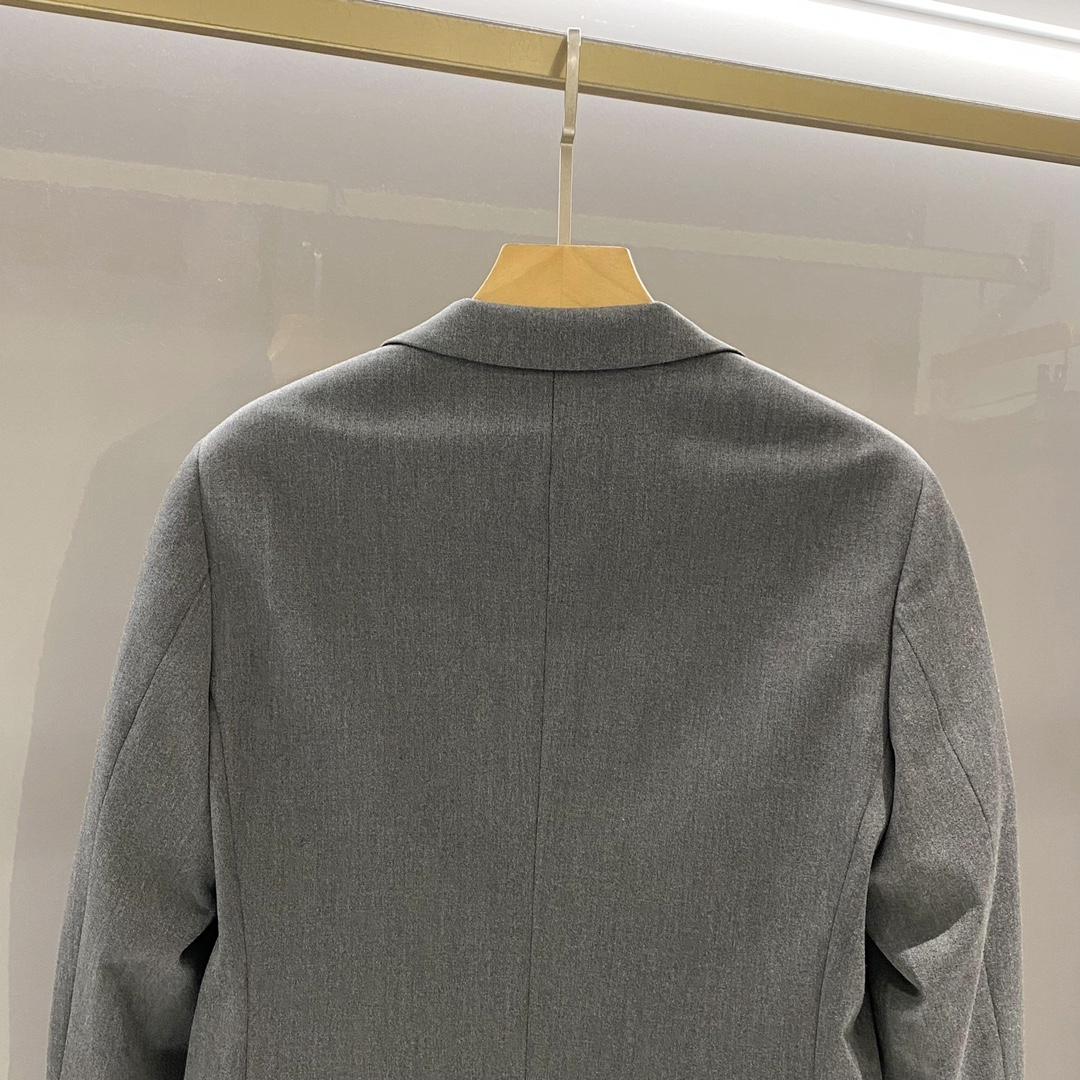 Suit