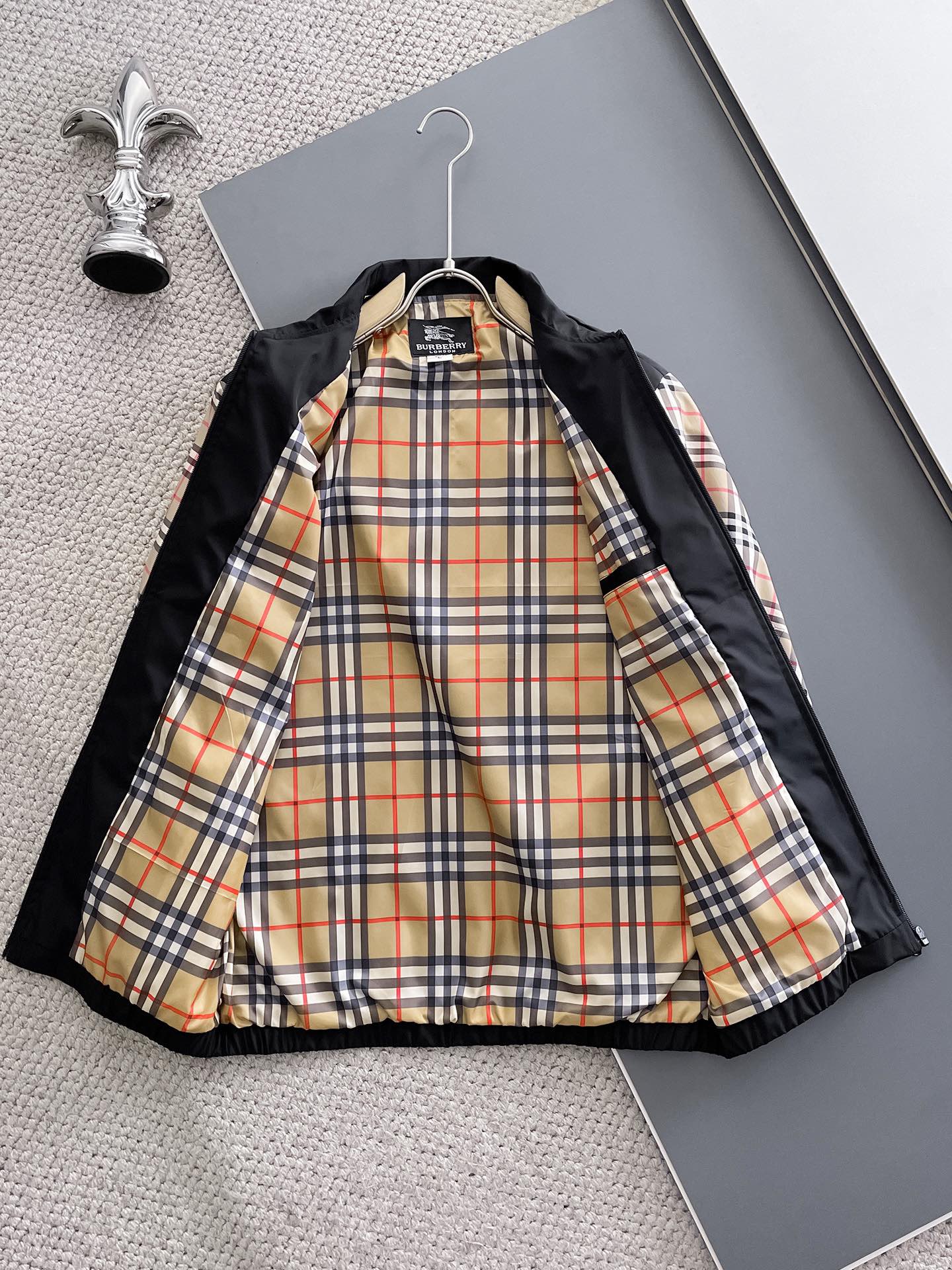 Hoodies & Sweatshirts