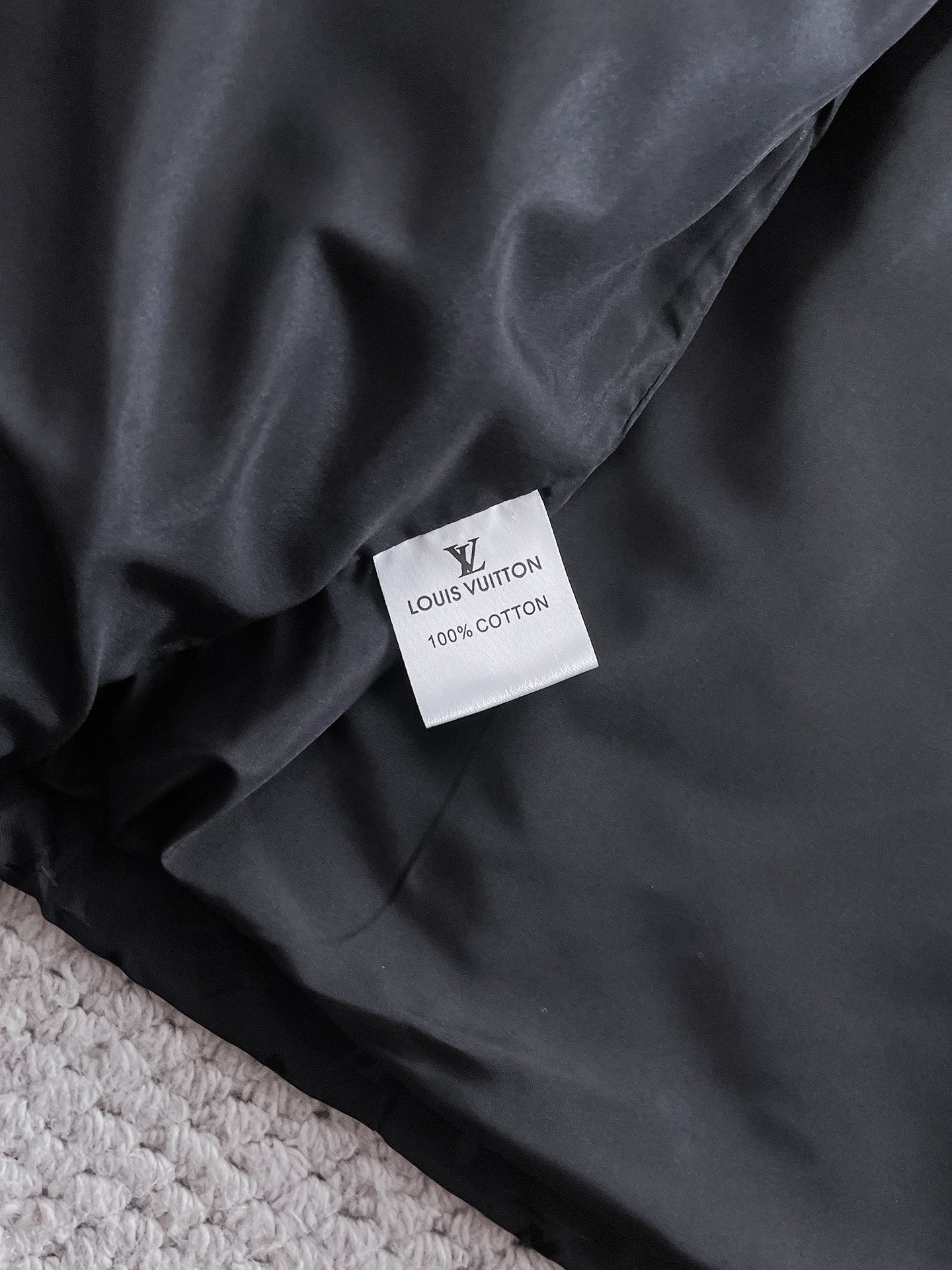 Hoodies & Sweatshirts