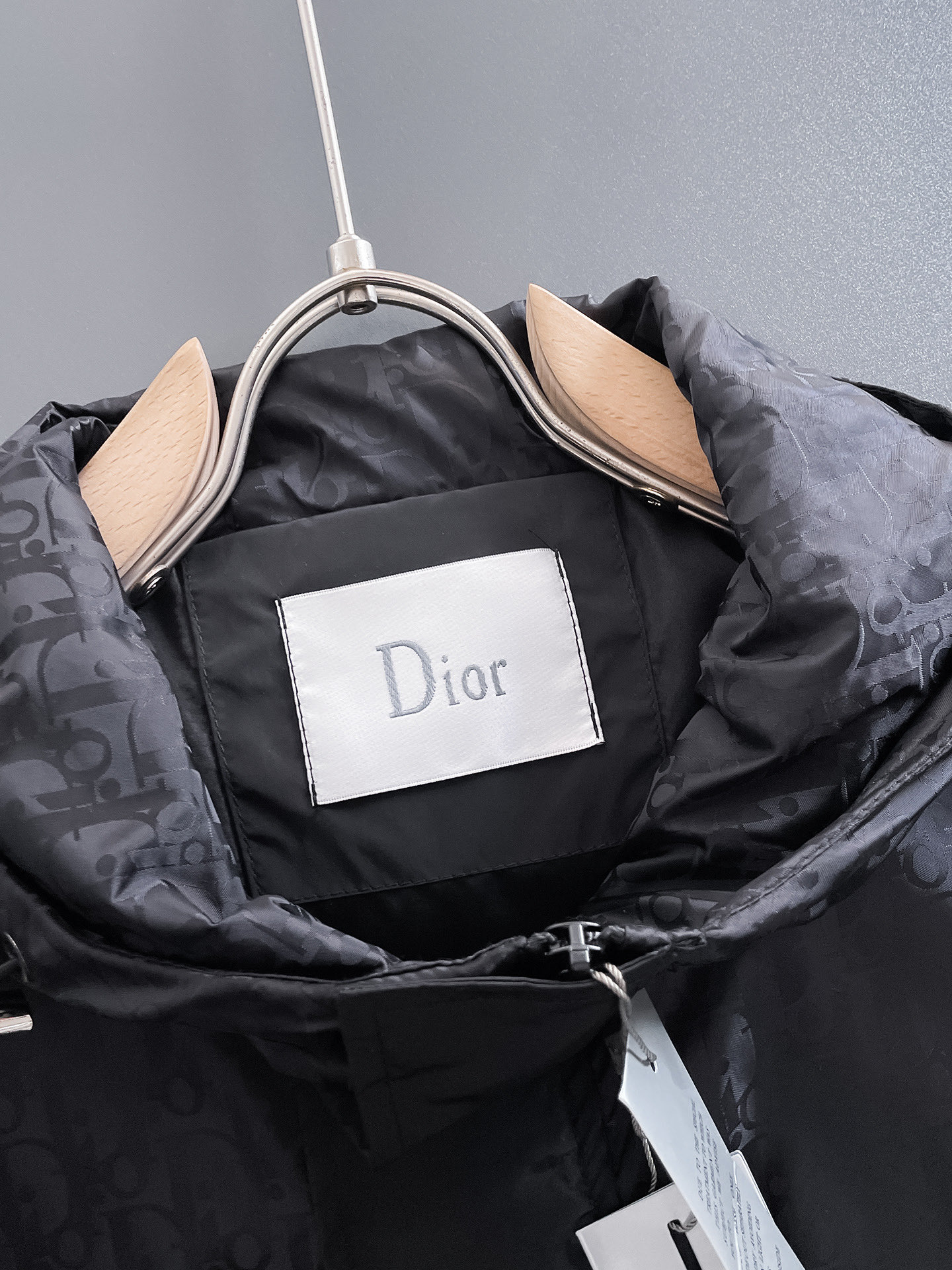 Hoodies & Sweatshirts