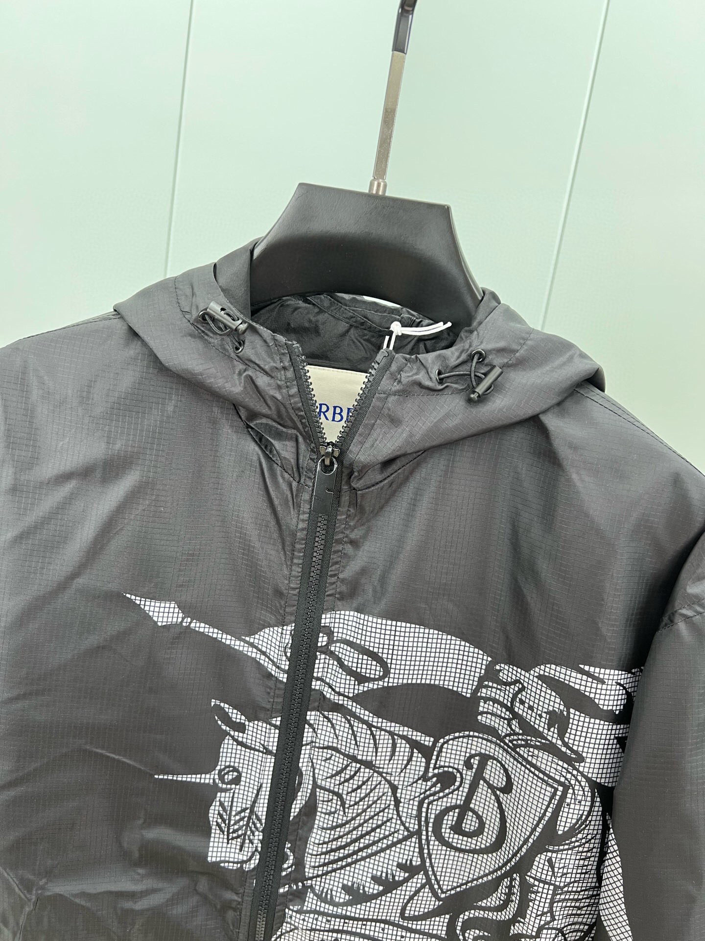 Hoodies & Sweatshirts