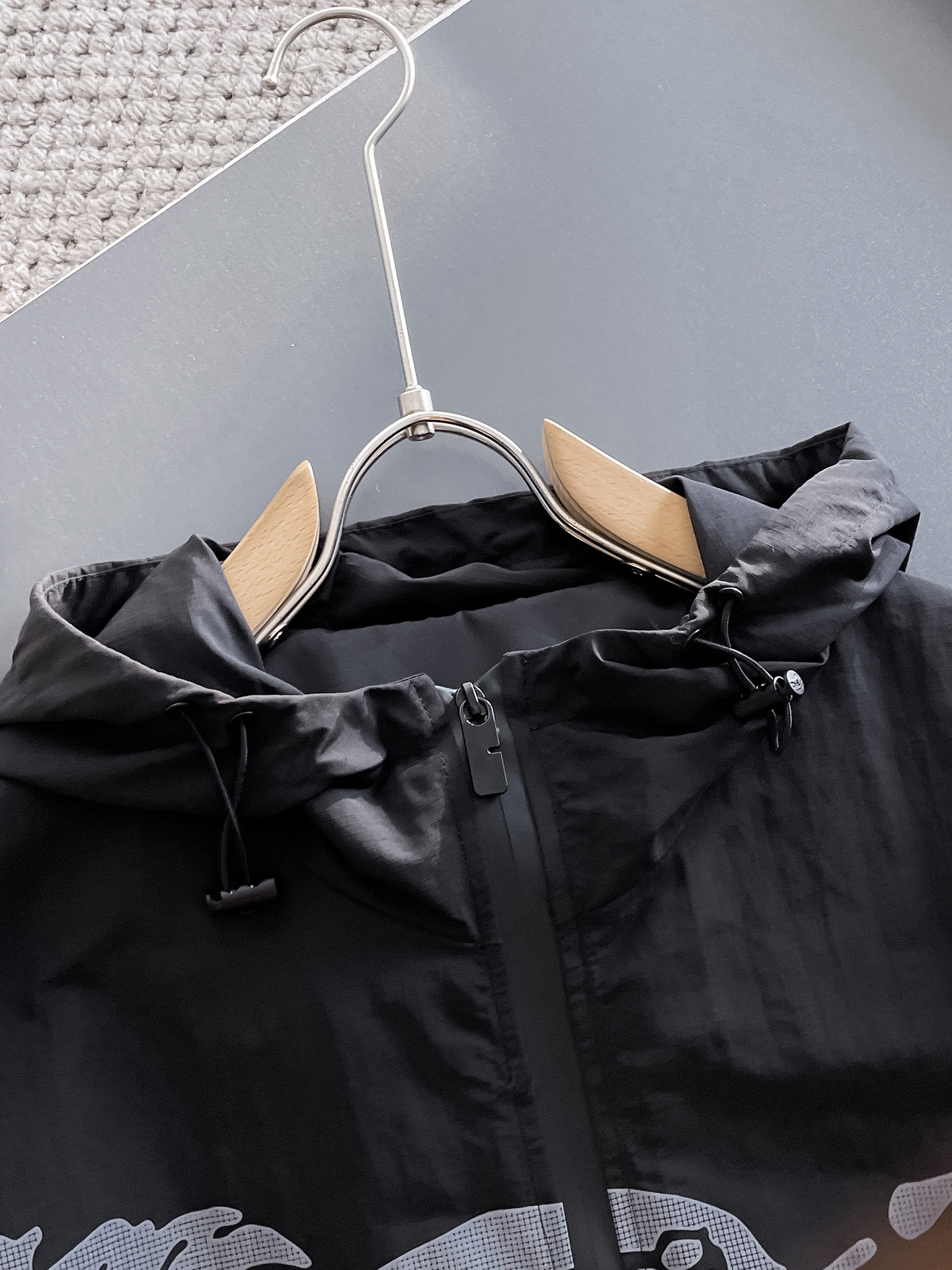 Hoodies & Sweatshirts