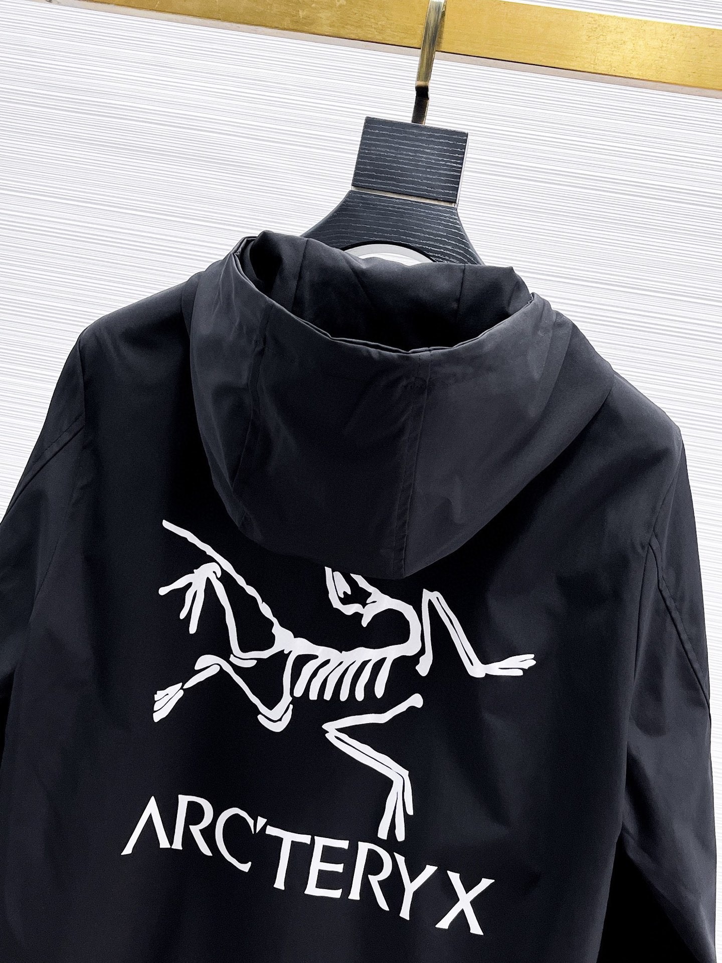 Hoodies & Sweatshirts