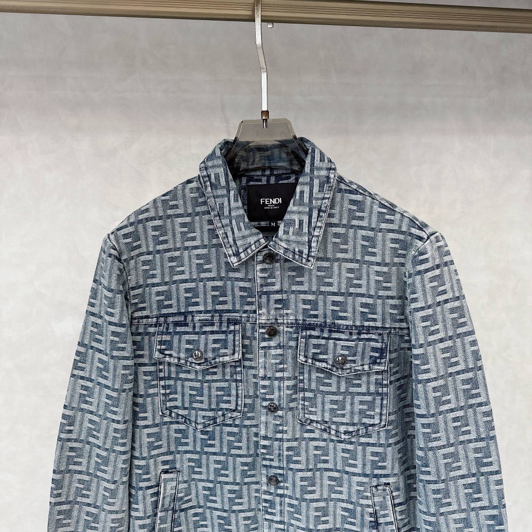 Coats & Jackets