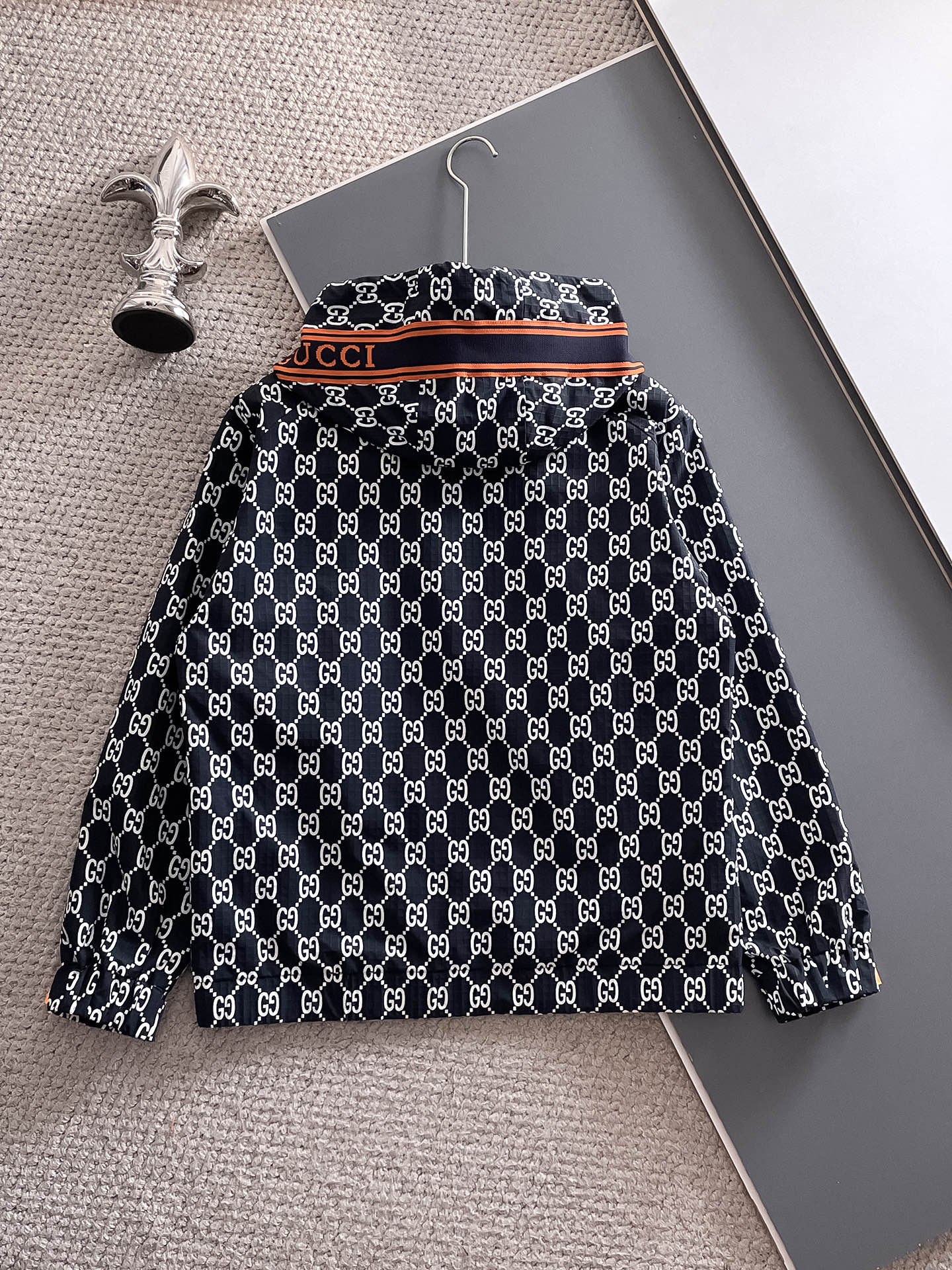 Hoodies & Sweatshirts