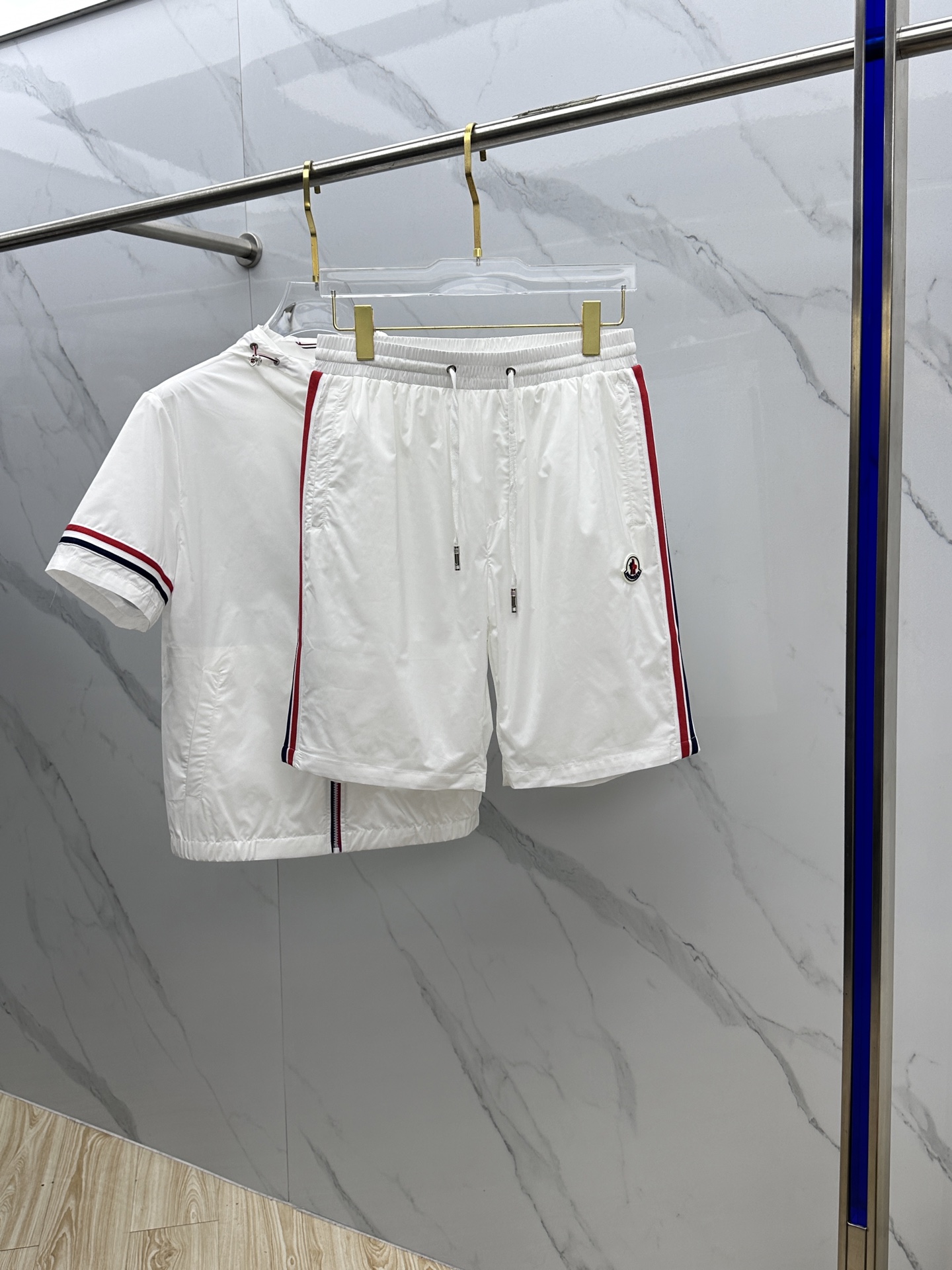 Leisure suit