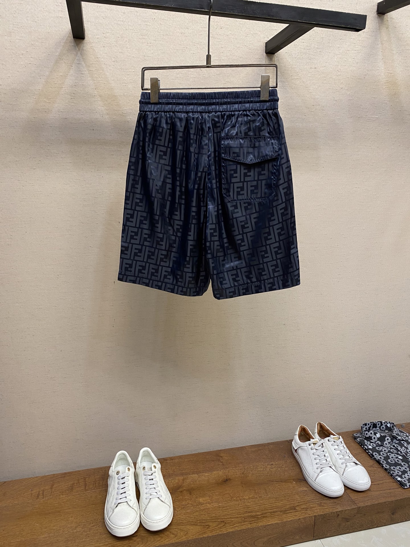 Hoodies & Sweatshirts