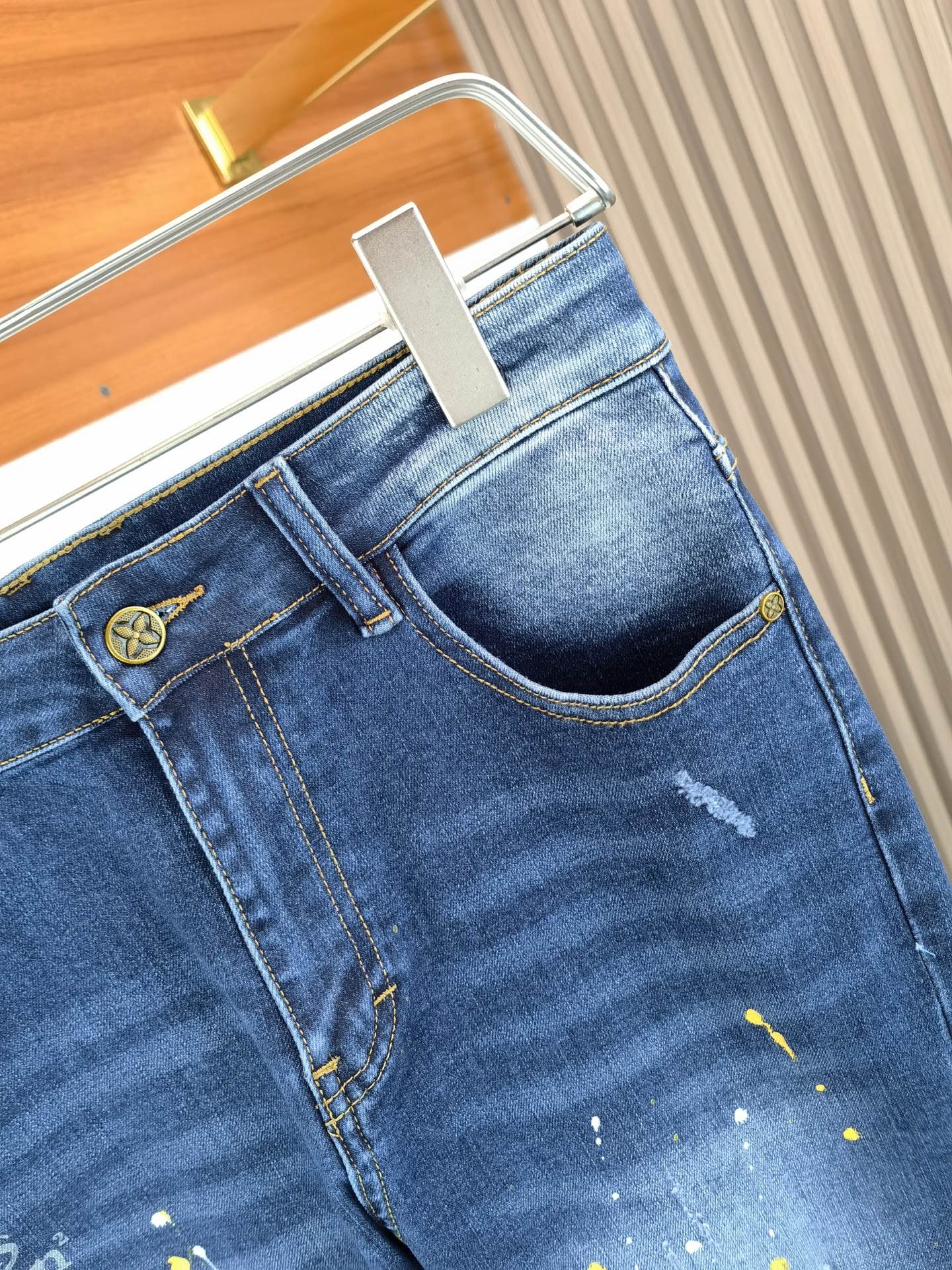 jeans