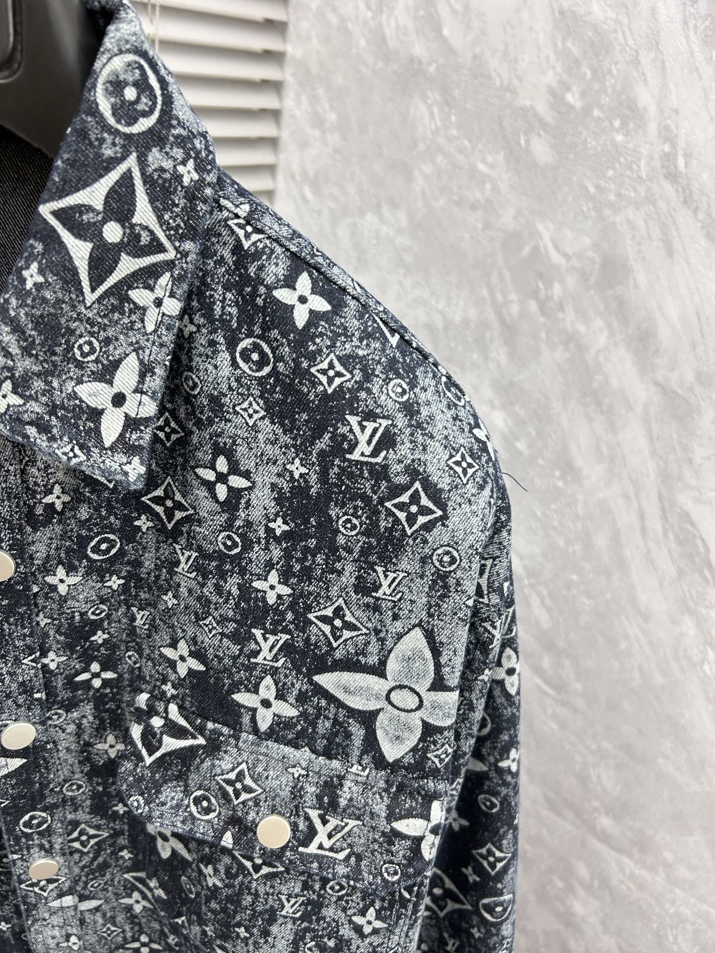 Coats & Jackets