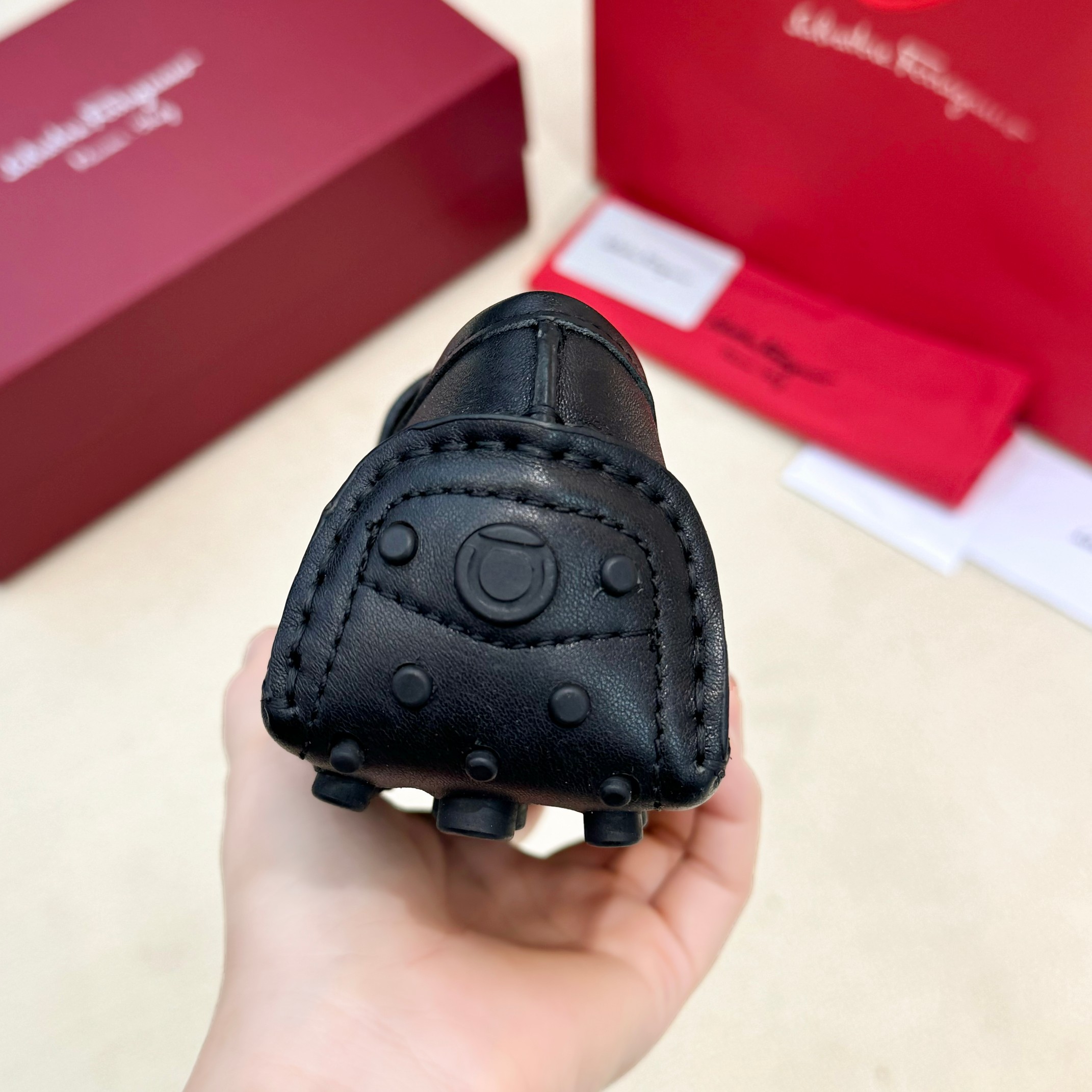 FerragamoSHOES