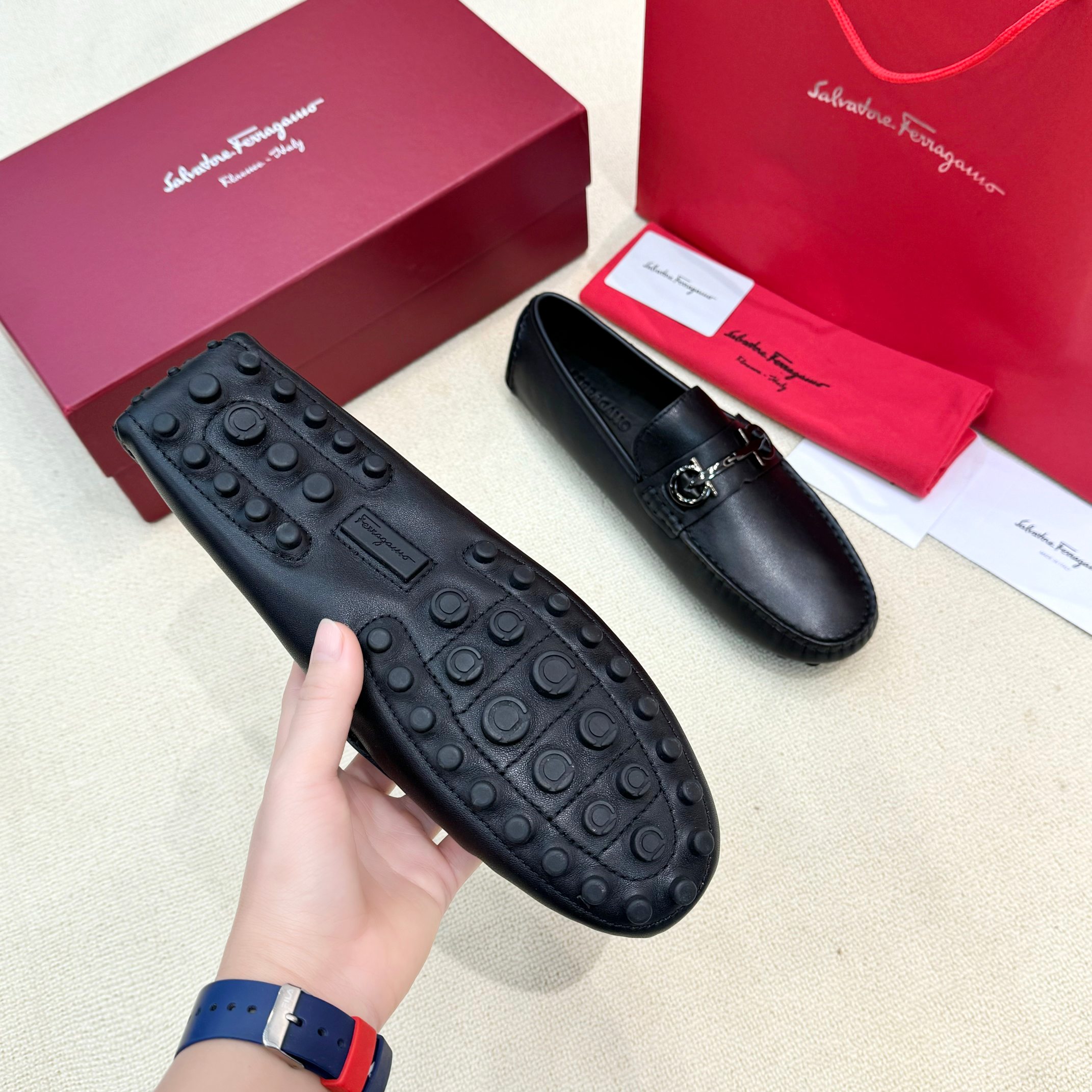 FerragamoSHOES