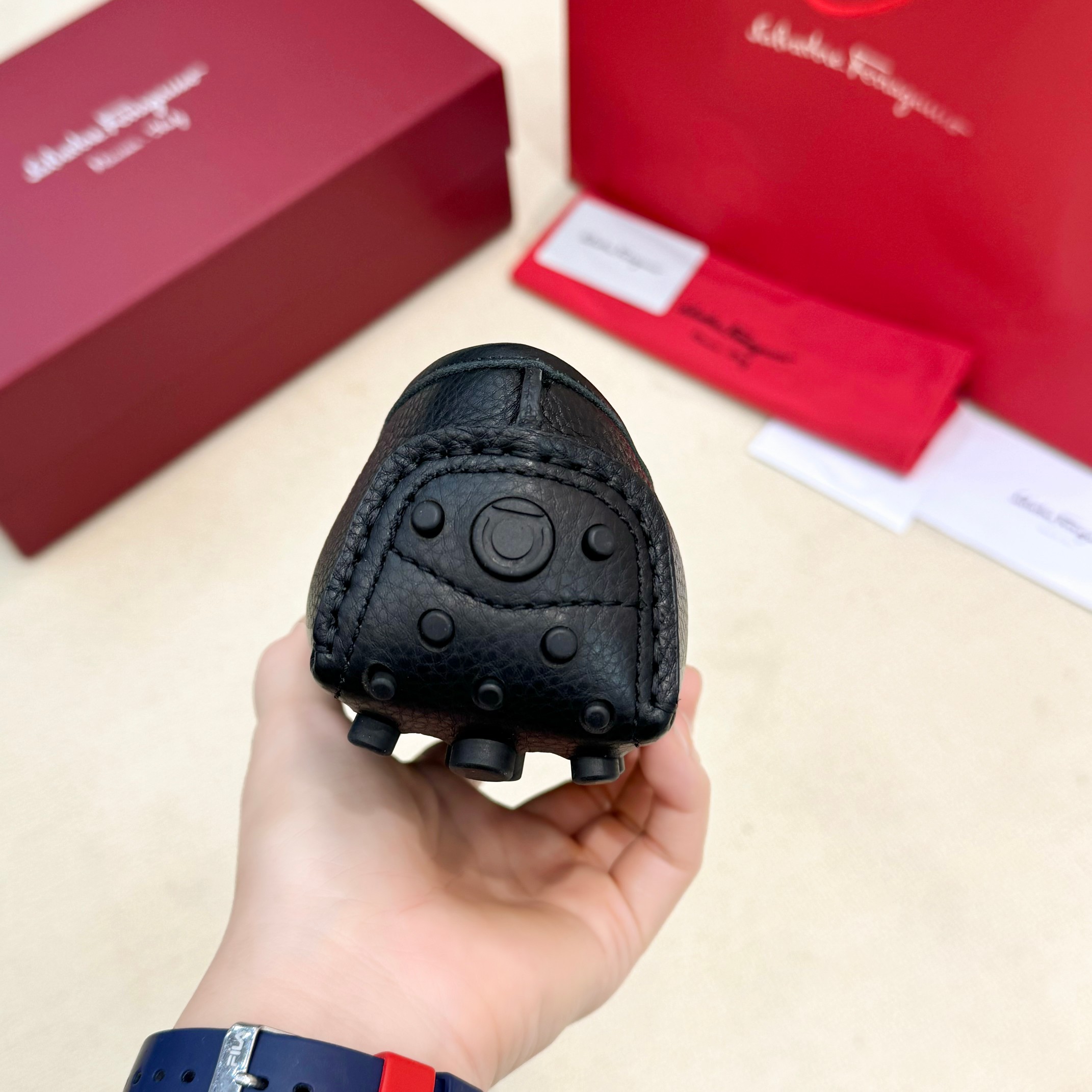FerragamoSHOES