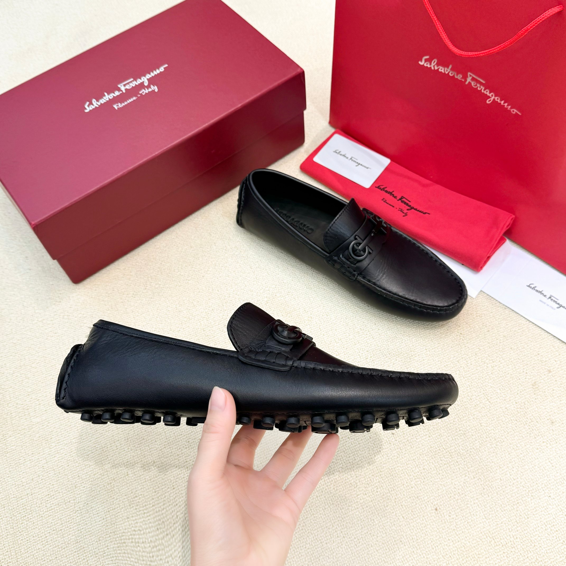 FerragamoSHOES