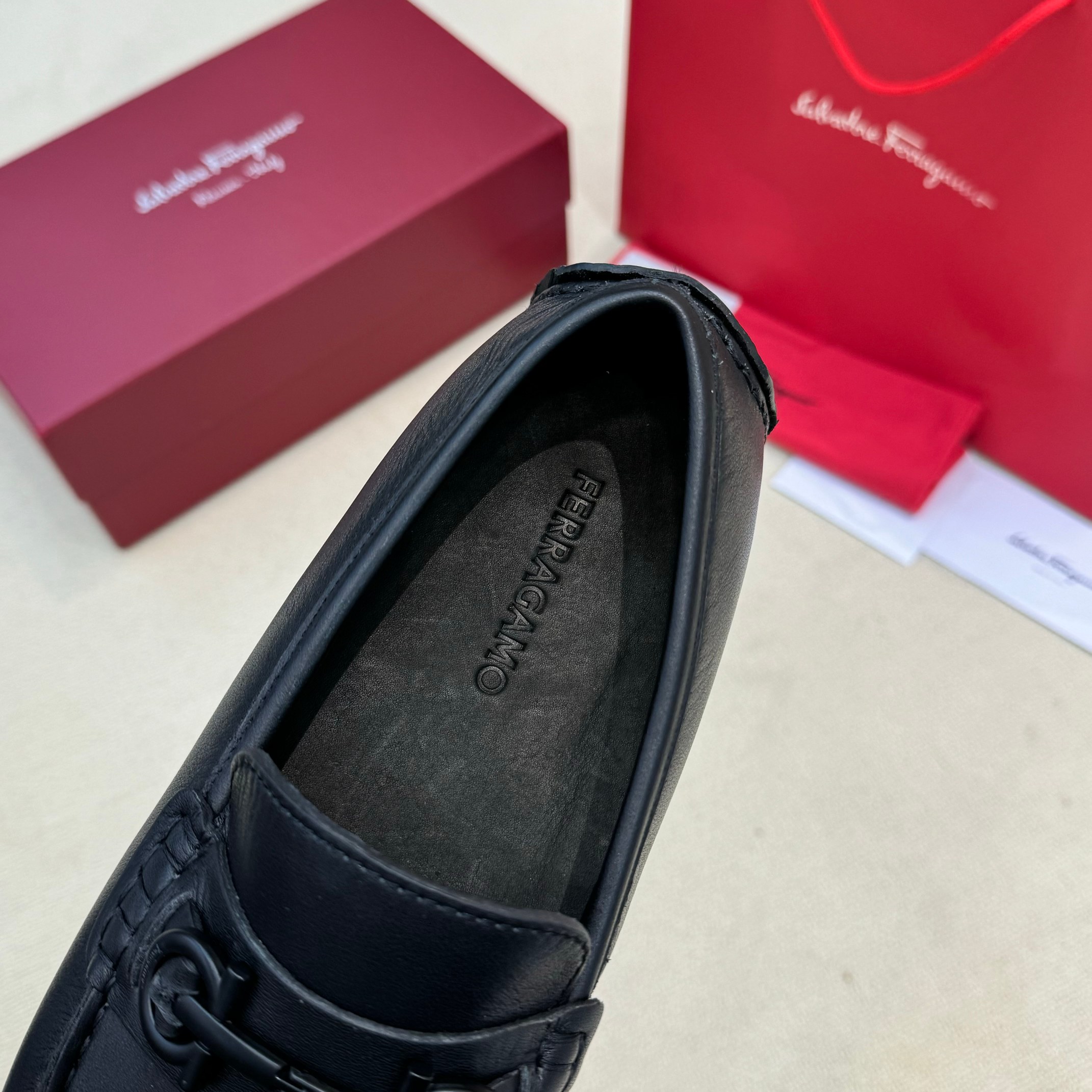 FerragamoSHOES
