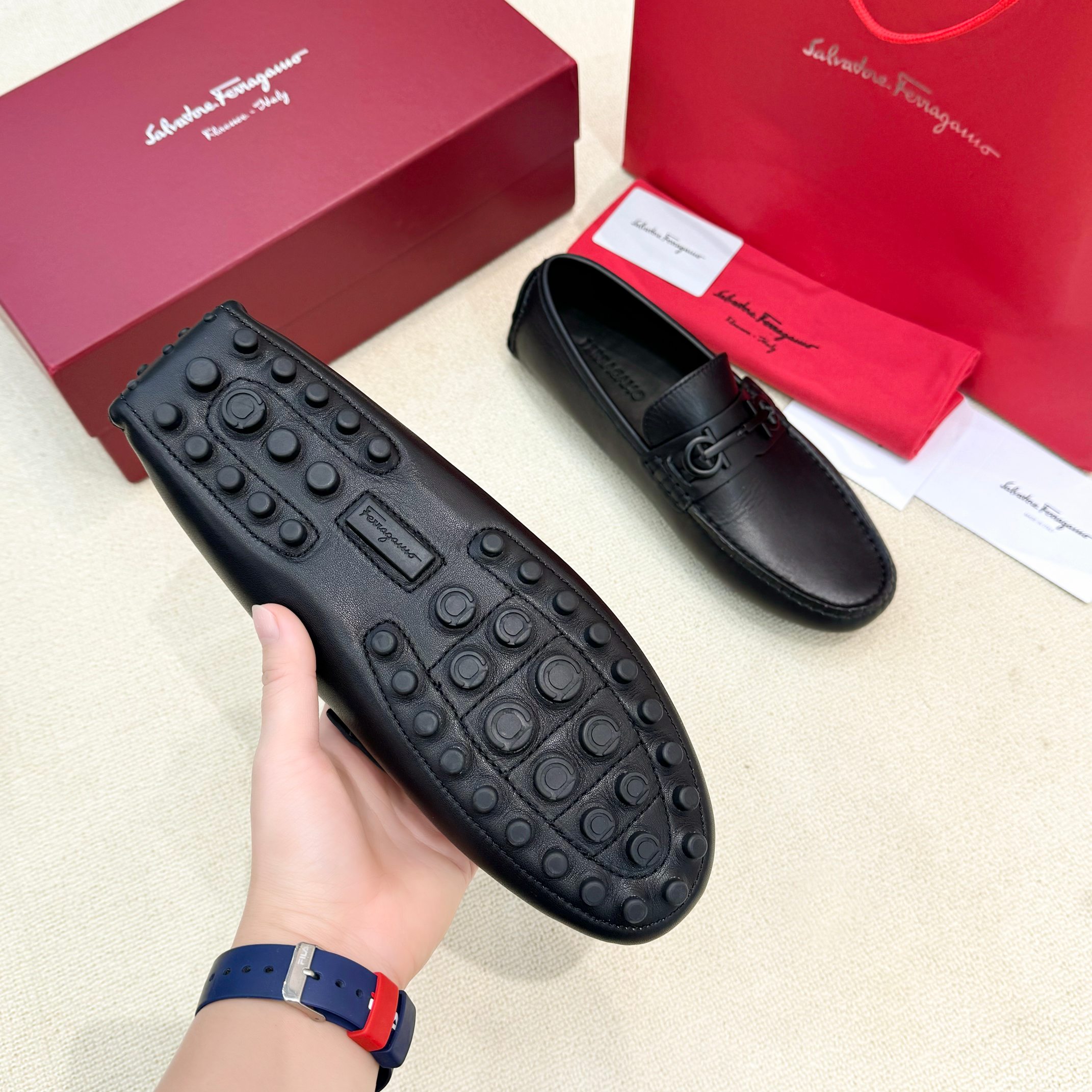 FerragamoSHOES