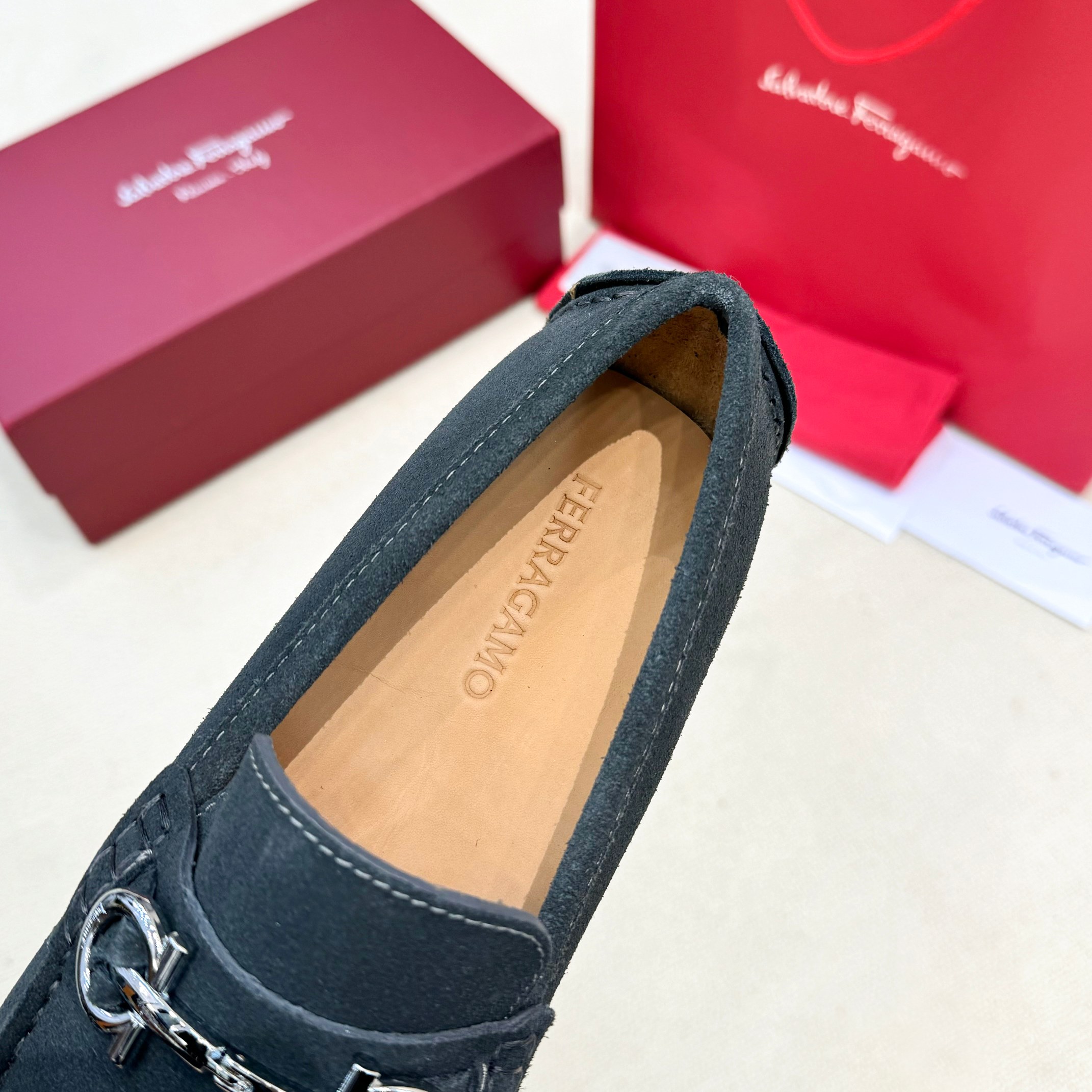 FerragamoSHOES