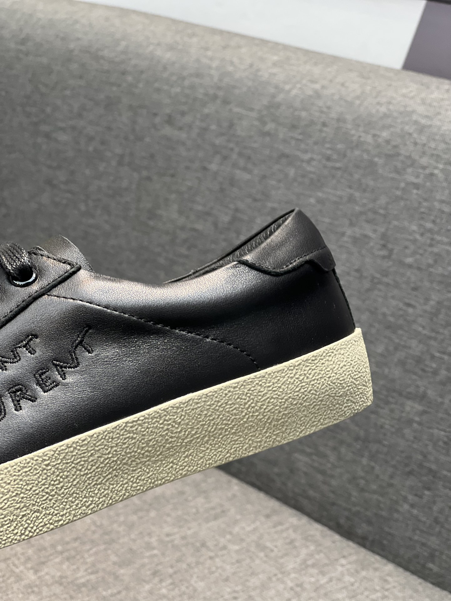 YSLSHOES
