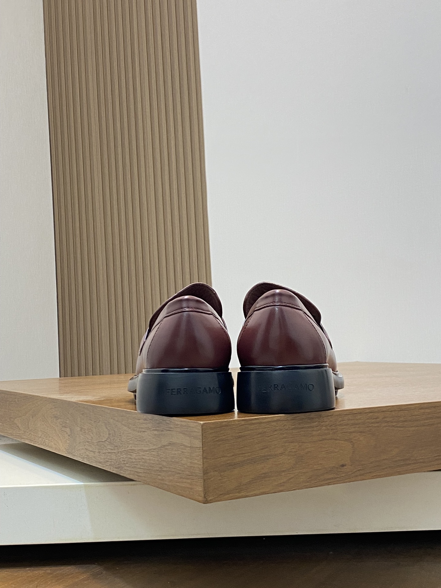 FerragamoSHOES