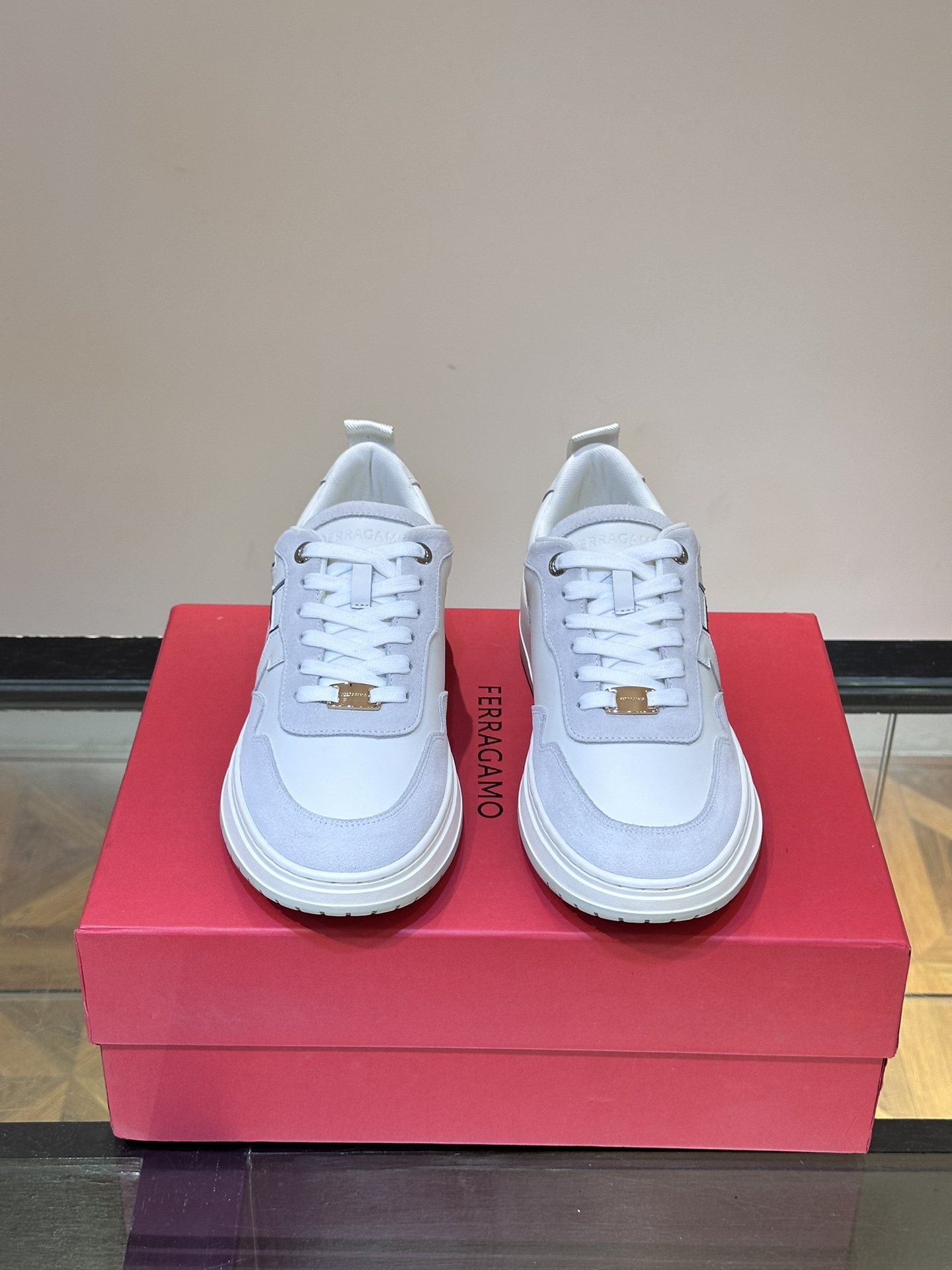 FerragamoSHOES