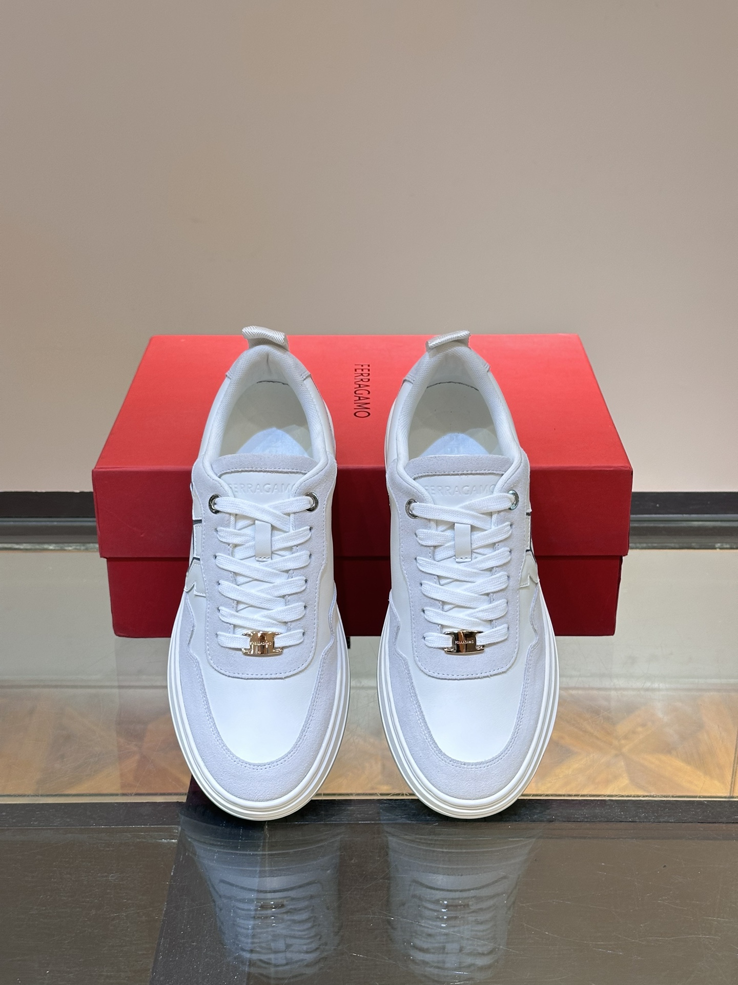 FerragamoSHOES