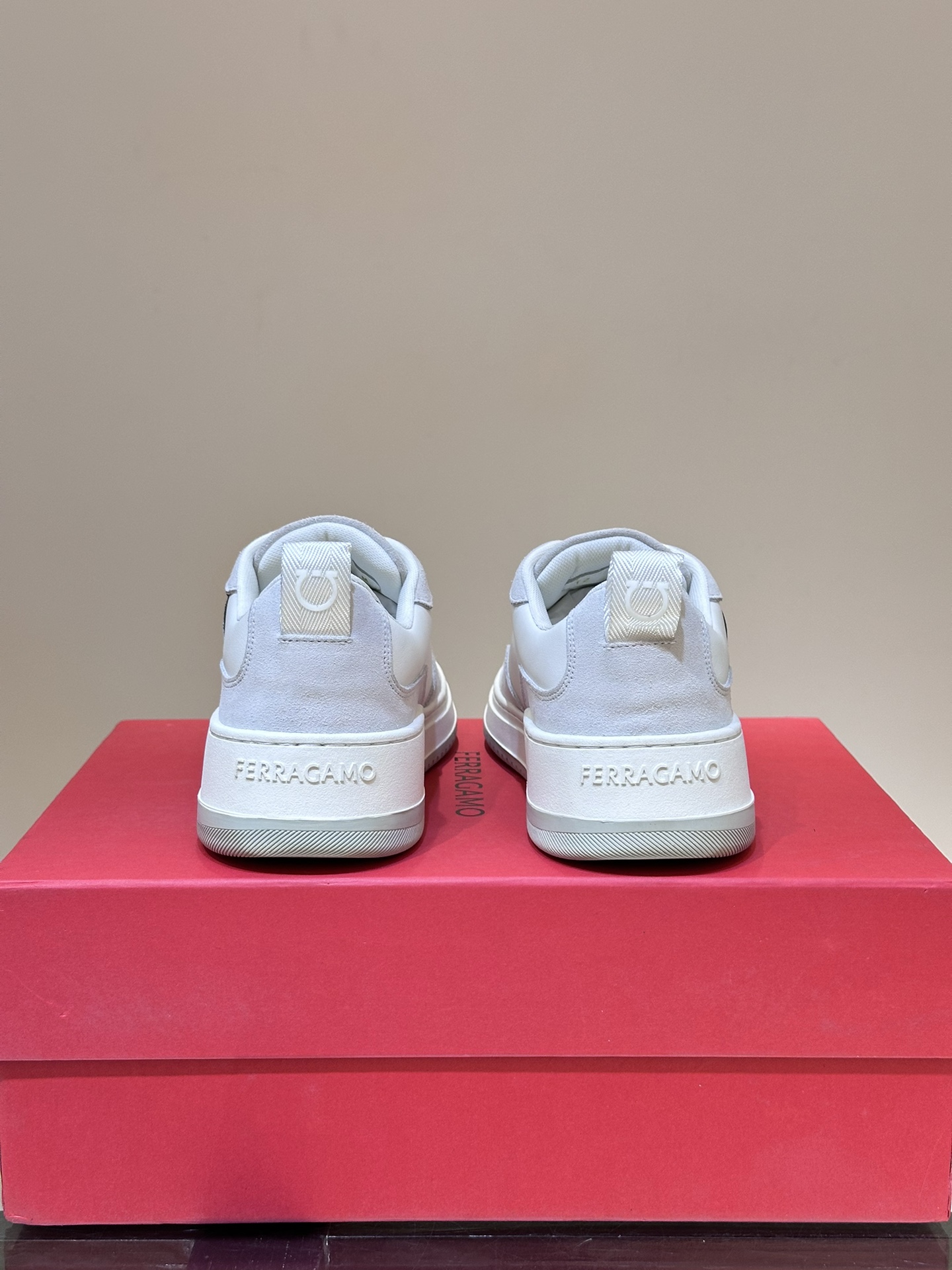 FerragamoSHOES