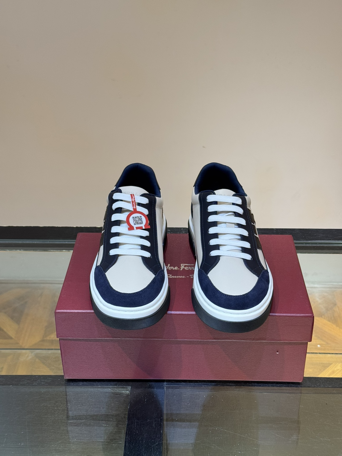 FerragamoSHOES