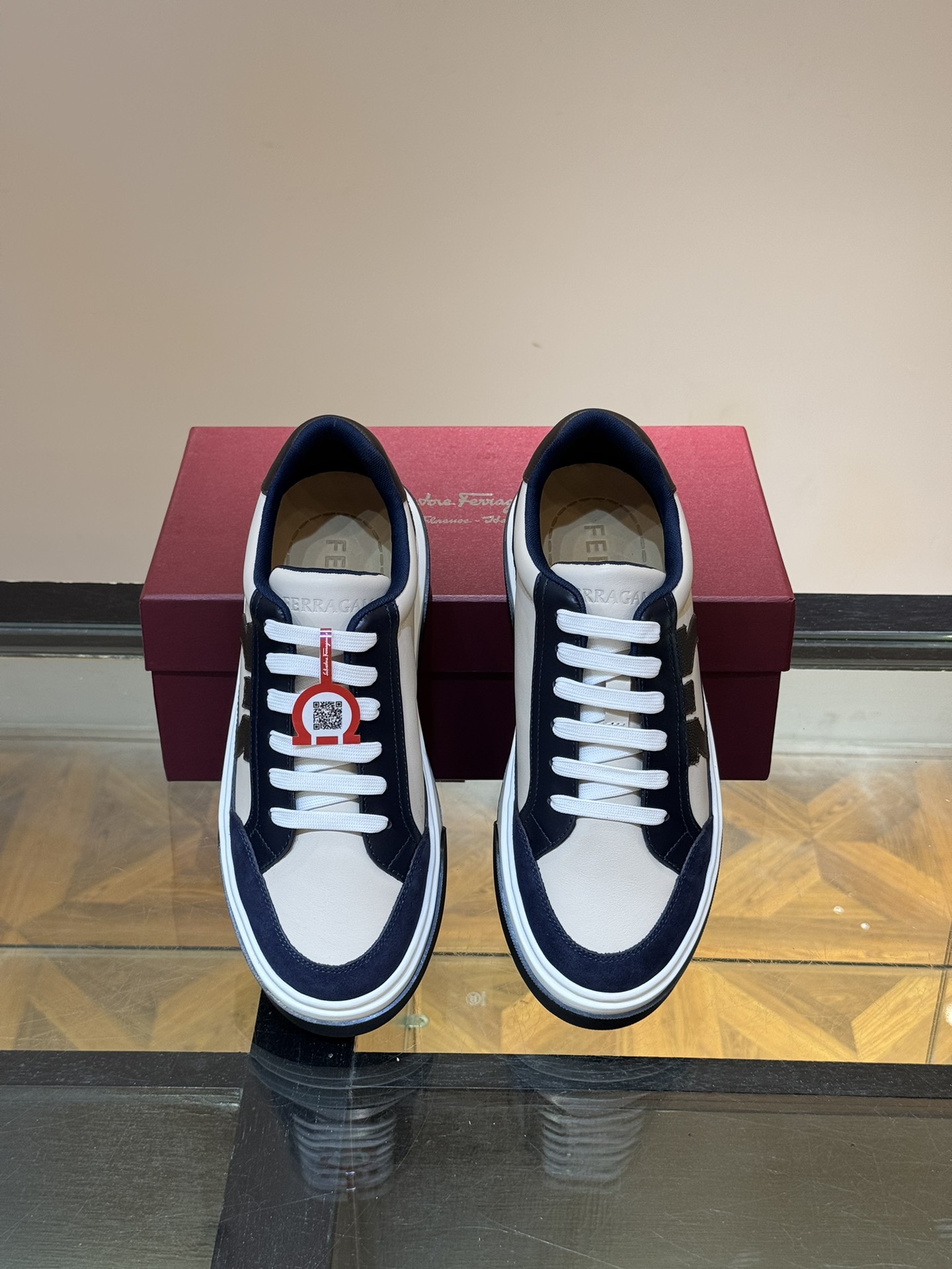 FerragamoSHOES