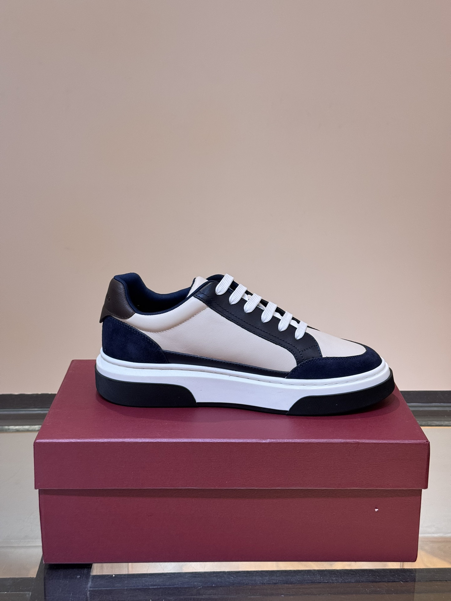 FerragamoSHOES