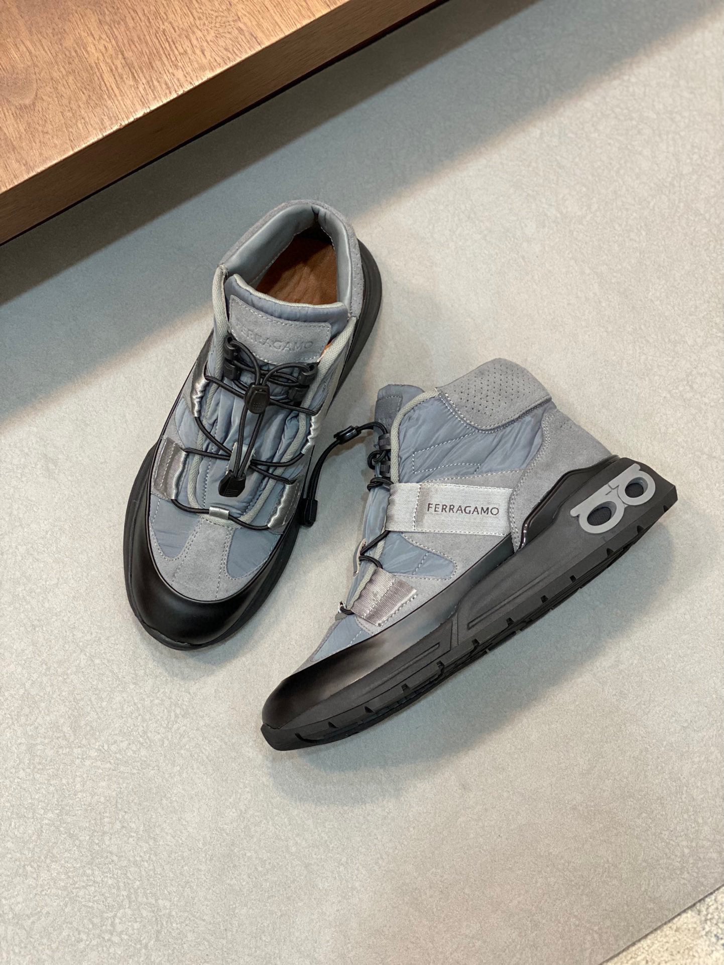 FerragamoSHOES