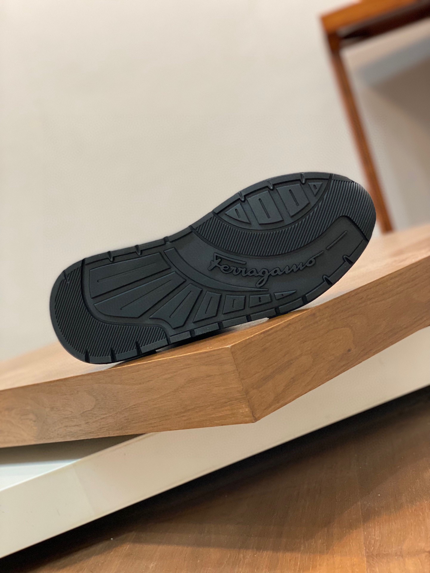 FerragamoSHOES