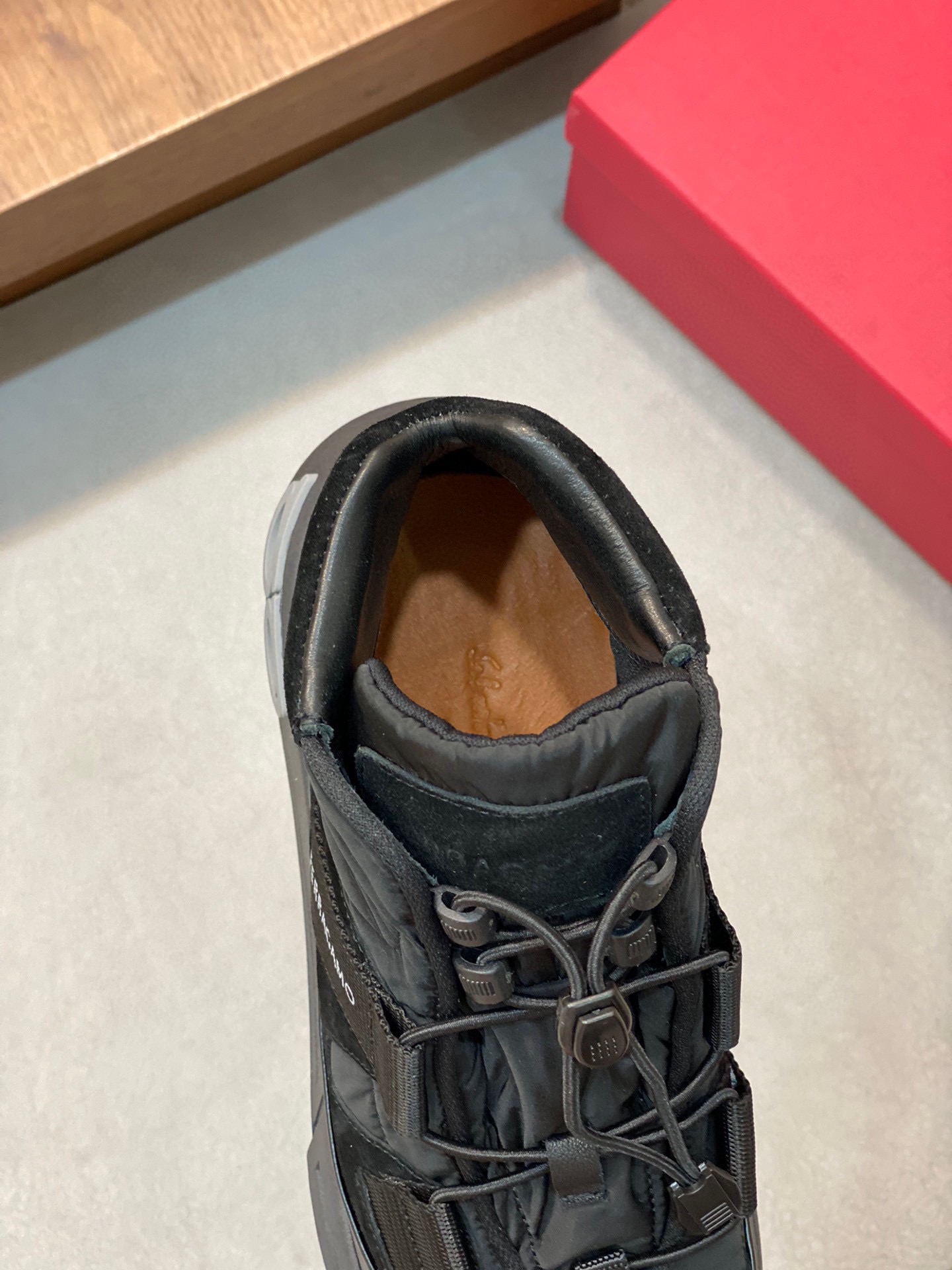 FerragamoSHOES